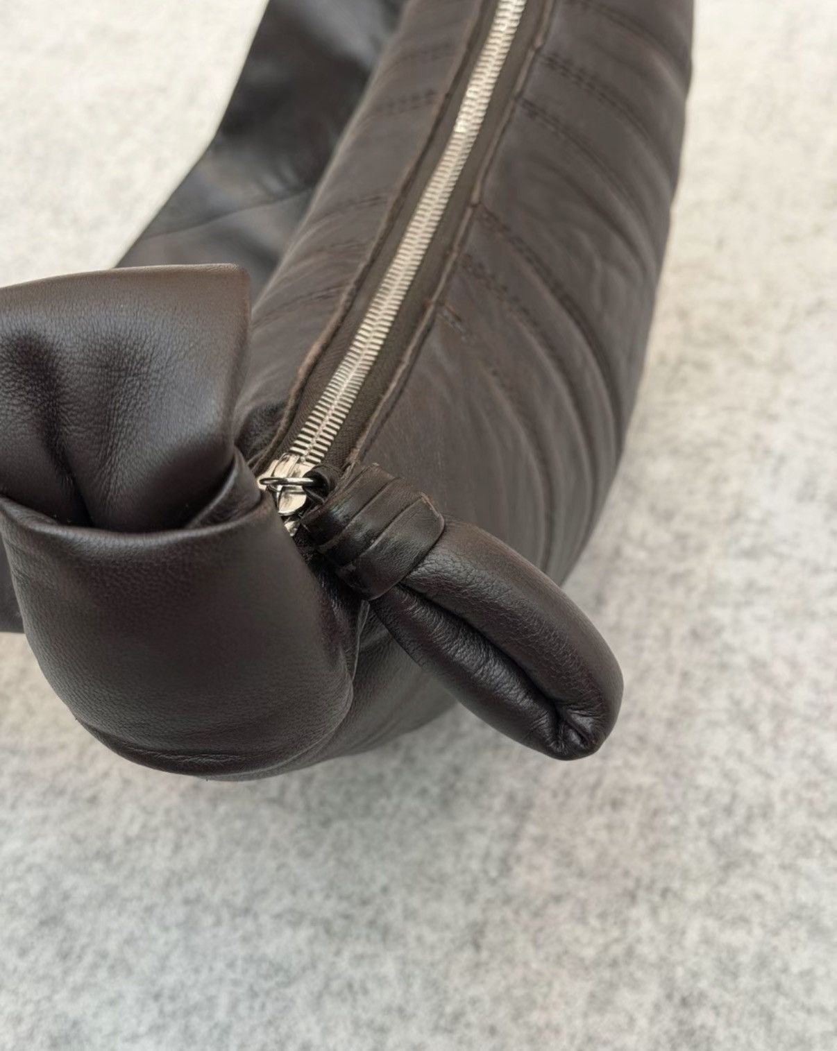 Lemaire Lemaire Small Dark Chocolate Lambskin Croissant Bag K55 Size ONE SIZE - 4 Thumbnail