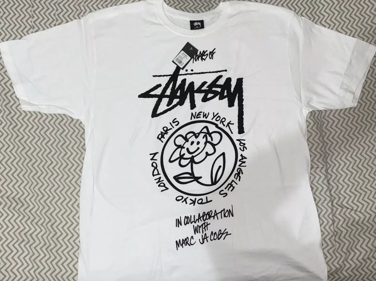 Marc Jacobs 0th anniversary white Stussy tee World Tour (2020) Oversized Size US S / EU 44-46 / 1 - 1 Thumbnail