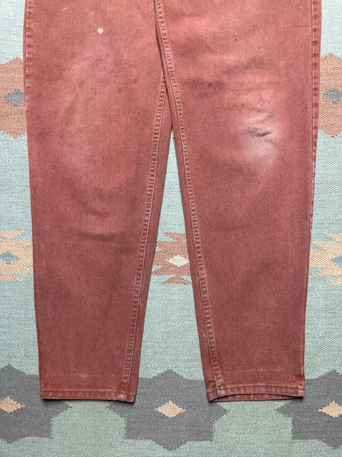 Vintage 90s Levis 560 jeans faded salmon paint baggy tapered 34x34 Size US 34 / EU 50 - 2 Thumbnail
