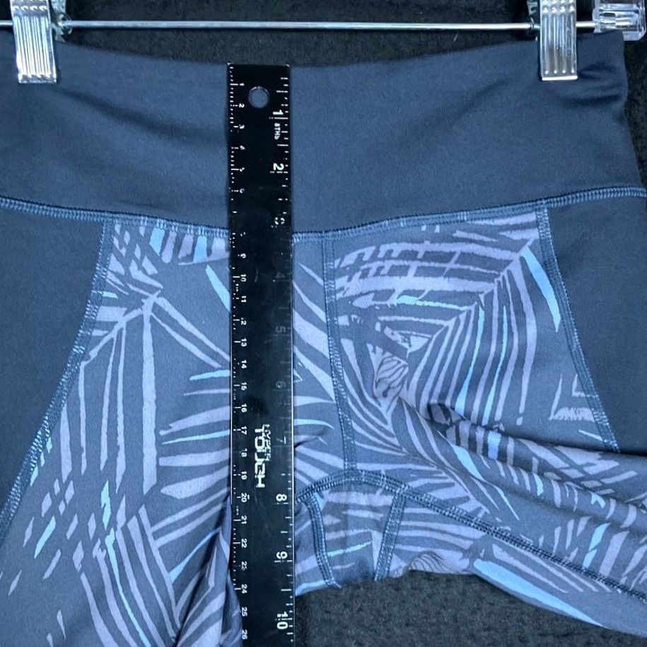Patagonia Patagonia Womens Pants Navy Tropical Print Centered Crop Activewear Stretch XS Pants Size 26" / US 2 / IT 38 - 7 Thumbnail