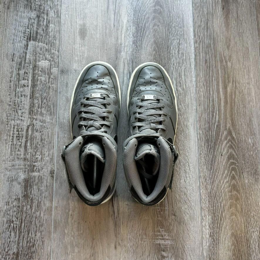 Nike NIKE • Air Force 1 Mid "Cool Grey" (10M) Size US 10 / EU 43 - 11 Thumbnail
