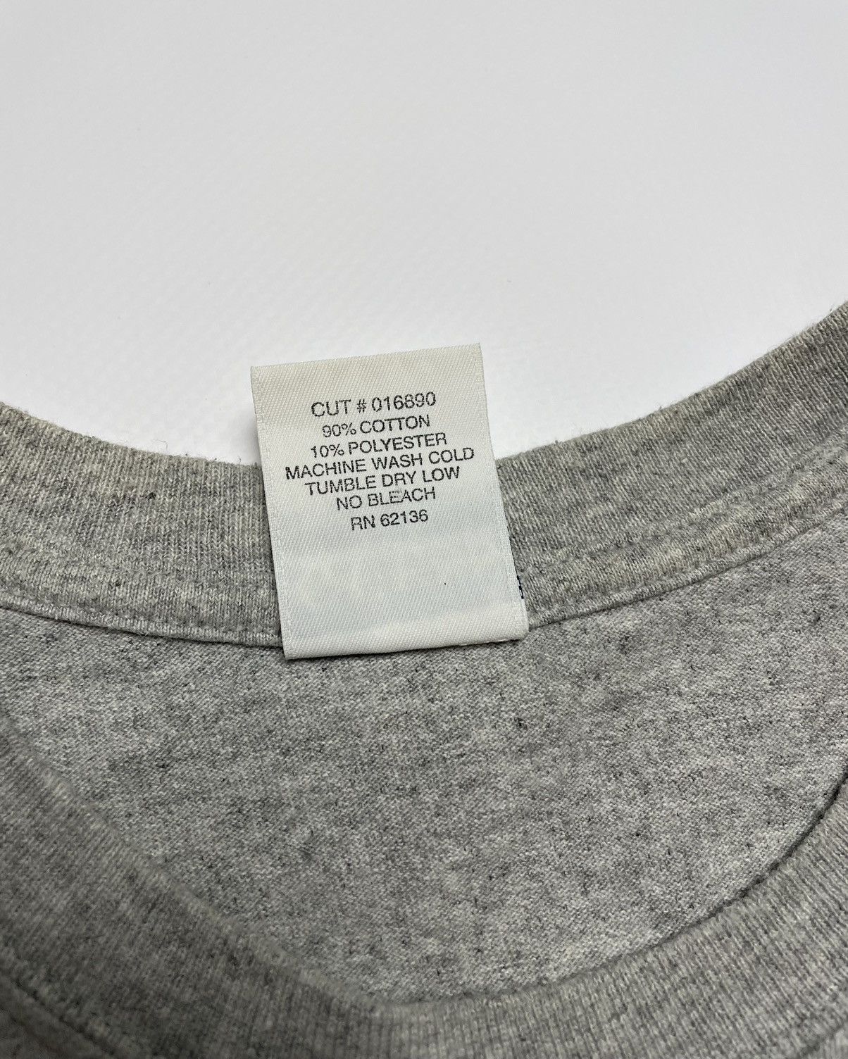 Guess × Vintage Vintage GUESS🇺🇸JEANS embroidered logo t-shirt Size US XL / EU 56 / 4 - 5 Thumbnail