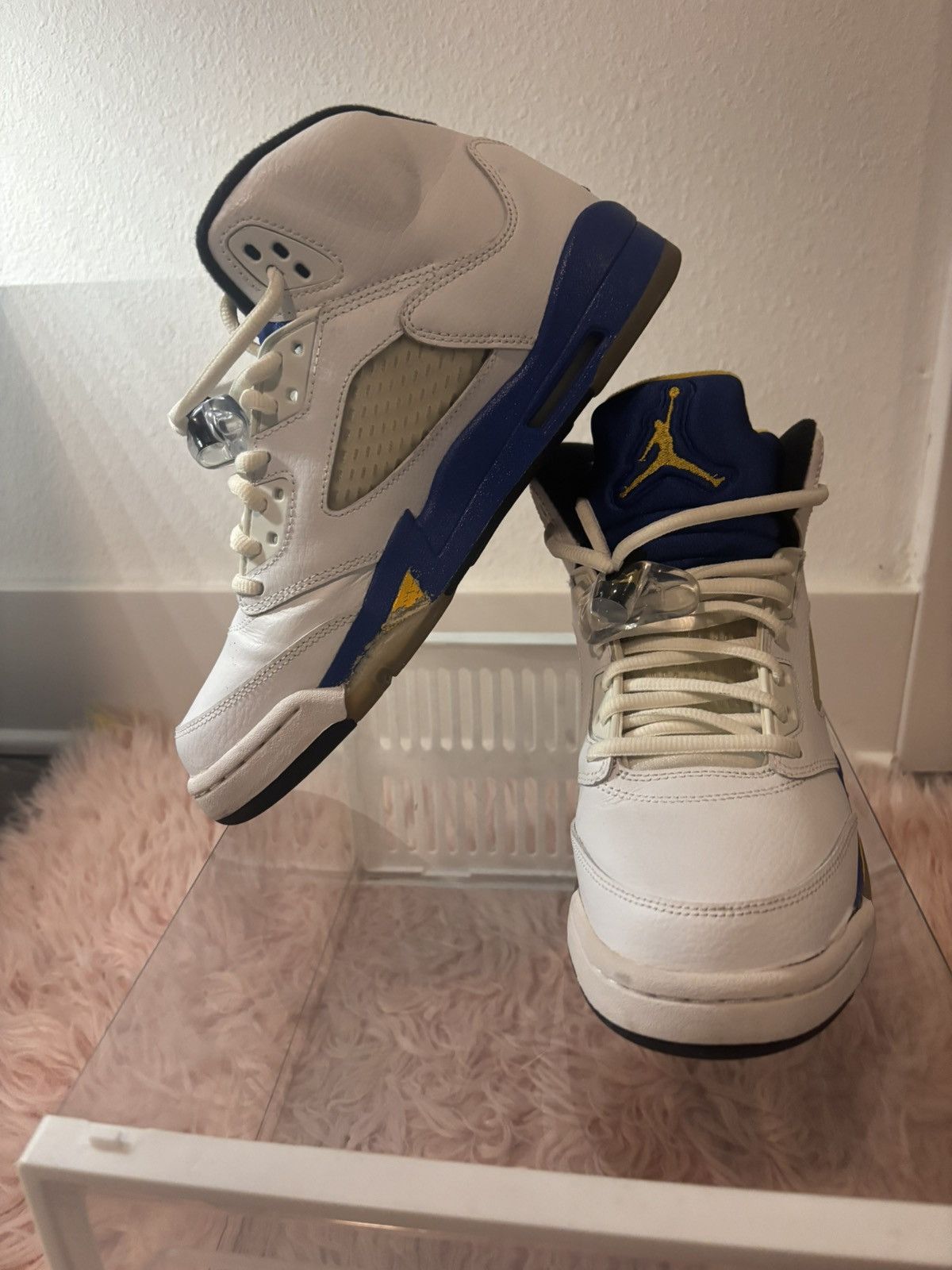 Jordan Brand Air Jordan 5 Laney 2013 Size 6.5Y White Royal Yellow Size US 6.5 / EU 39-40 - 11 Thumbnail