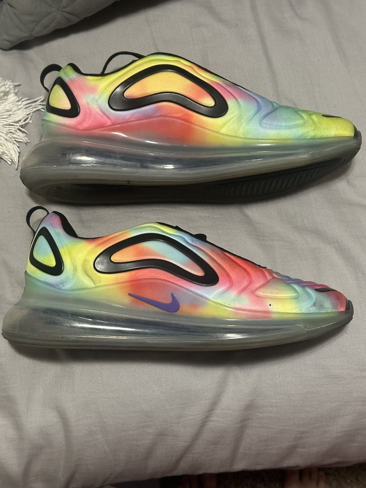 Nike Men’s size 12 Nike airmax 720 Size US 12 / EU 45 - 3 Thumbnail