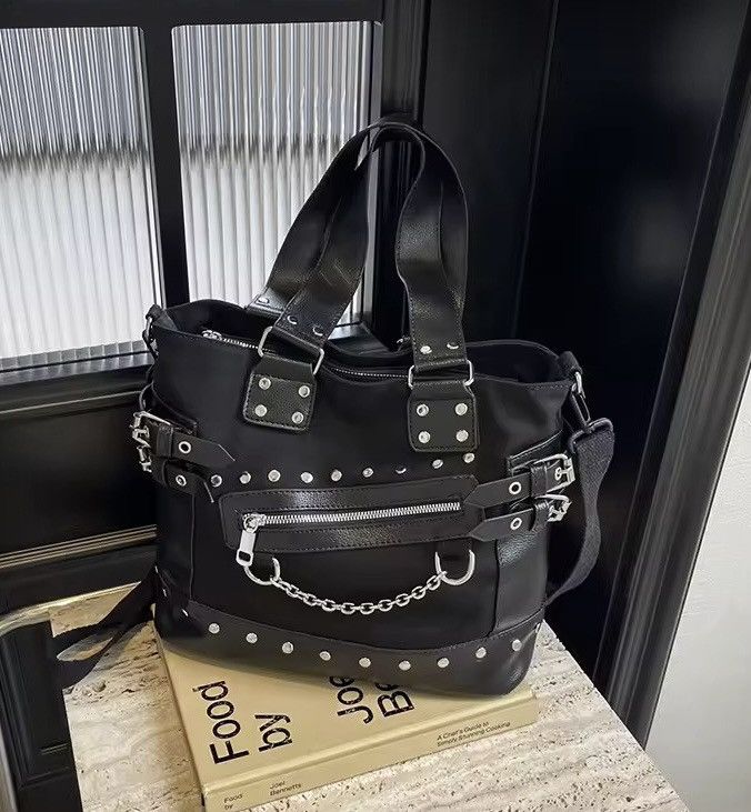 Other Gothic Pink Rhinestone Chain Capacity Women’s Shoulder Bag Size ONE SIZE - 3 Thumbnail