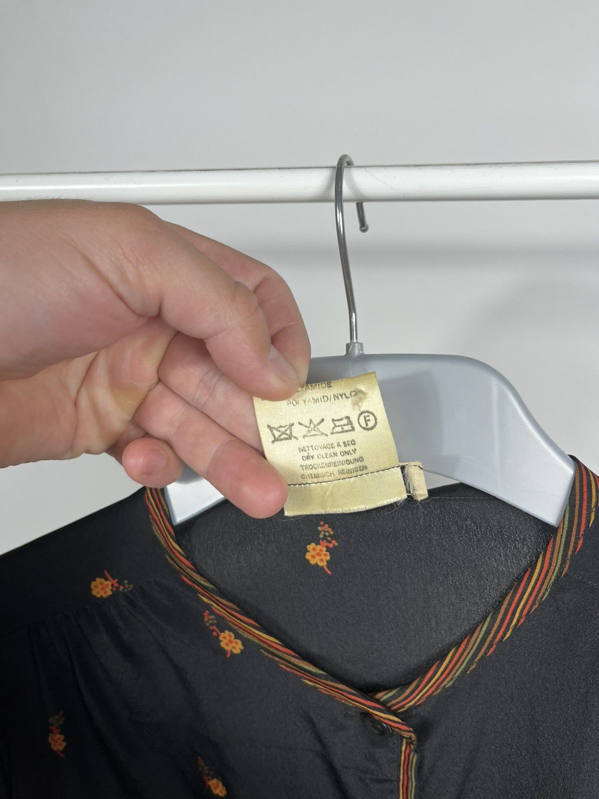 Vintage Vintage Franck Olivier Black Silk Blouse Floral Embroidery Size M / US 6-8 / IT 42-44 - 6 Thumbnail