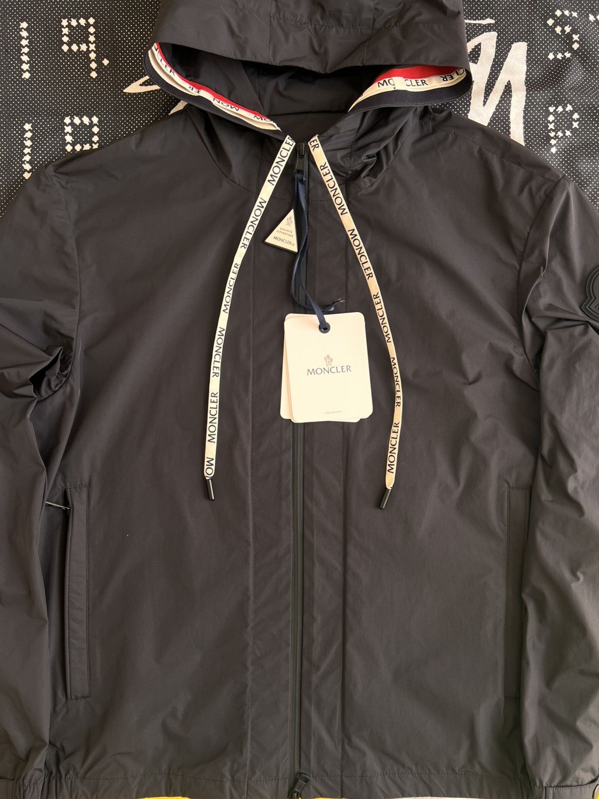 Moncler L Moncler Carles lightweight Jacket Black wind hood zip logo Size US L / EU 52-54 / 3 - 18 Thumbnail