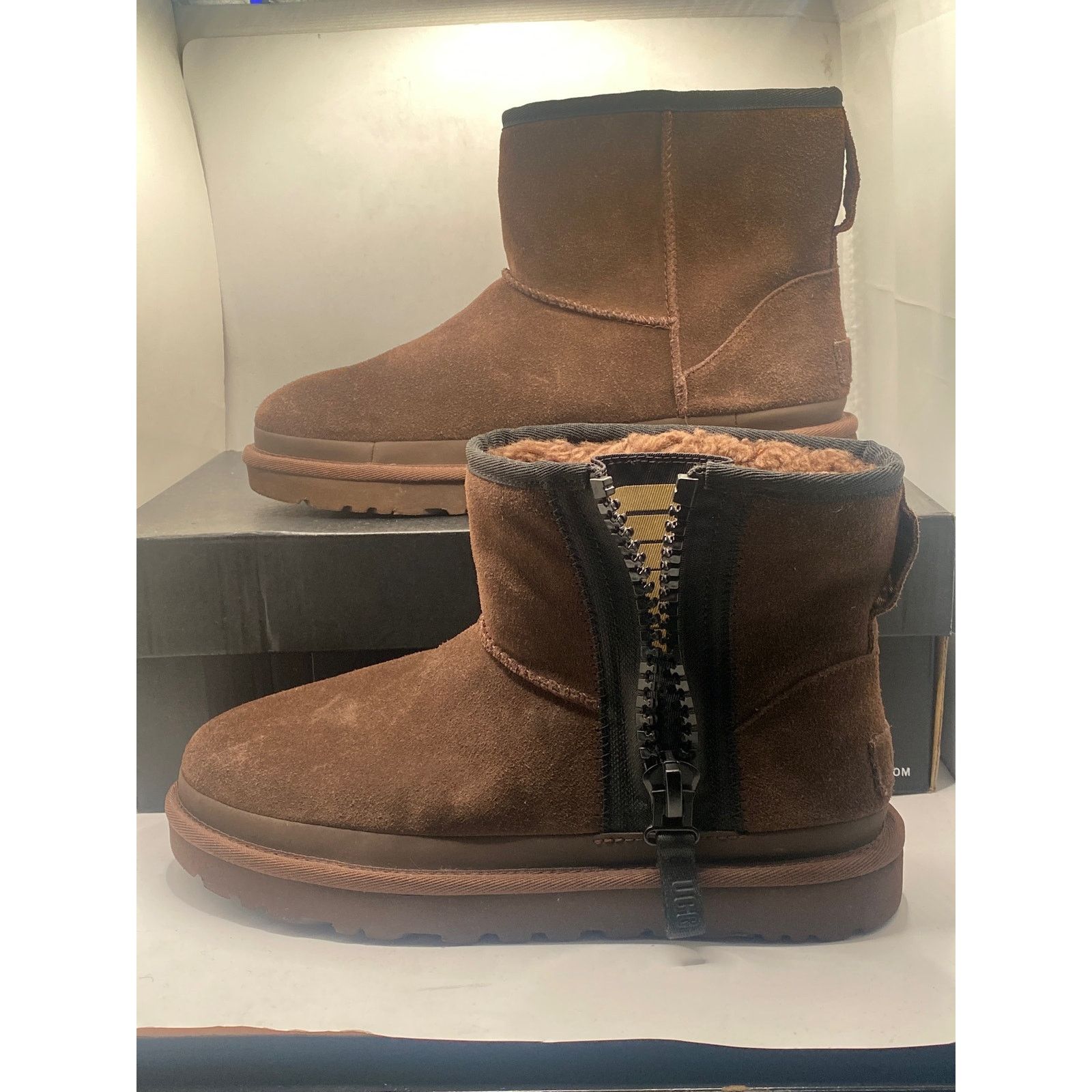 Ugg Ugg Classic Mini Taper Zipper Logo Boots 9 (1144034) Size US 9 / IT 39 - 3 Thumbnail