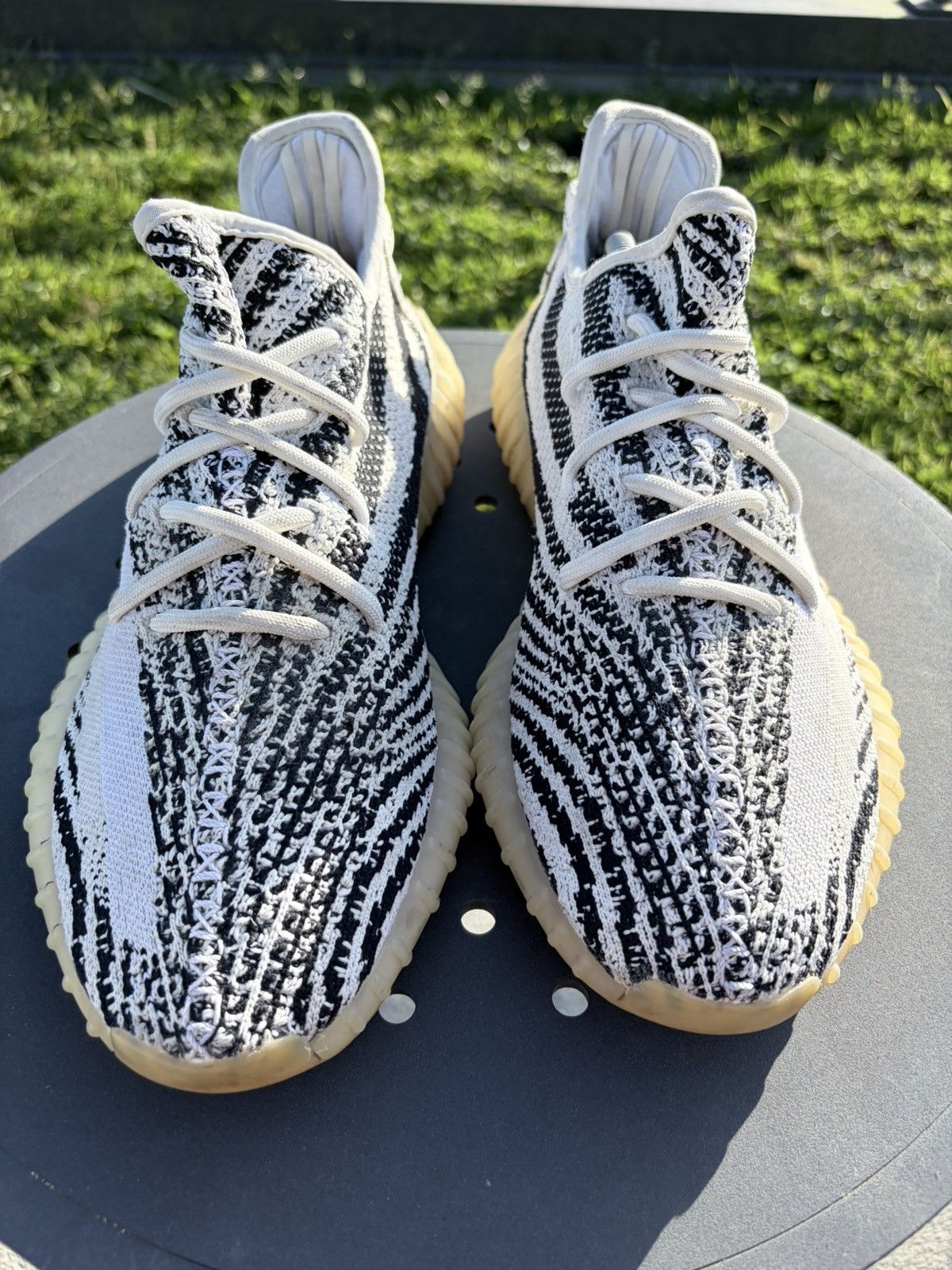 Adidas × Kanye West Adidas Yeezy Boost 350 V2 Zebra Size US 10 / EU 43 - 10 Thumbnail