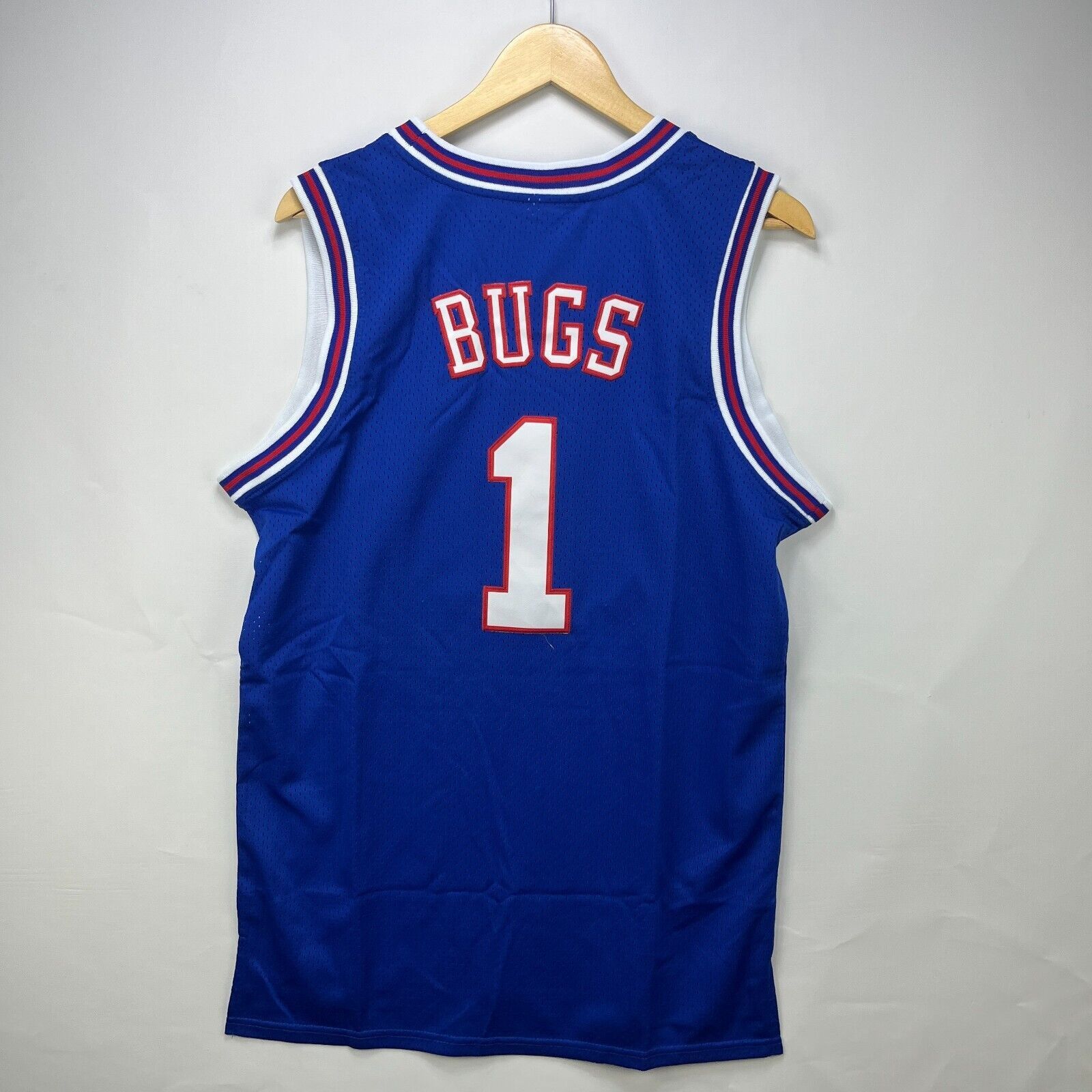 Vintage Vintage Tune Squad Looney Tunes Bugs Bunny Small Jordan Size US S / EU 44-46 / 1 - 5 Thumbnail