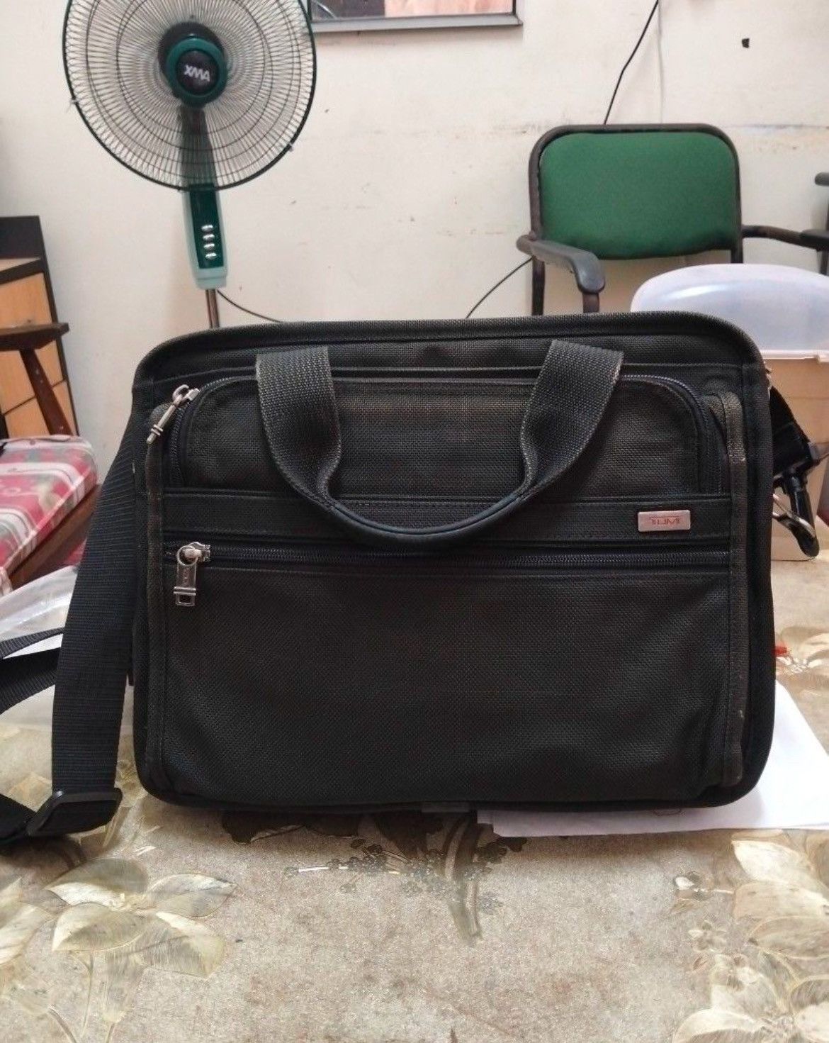 Tumi Authentic Tumi Messenger Bag Size ONE SIZE - 1 Thumbnail