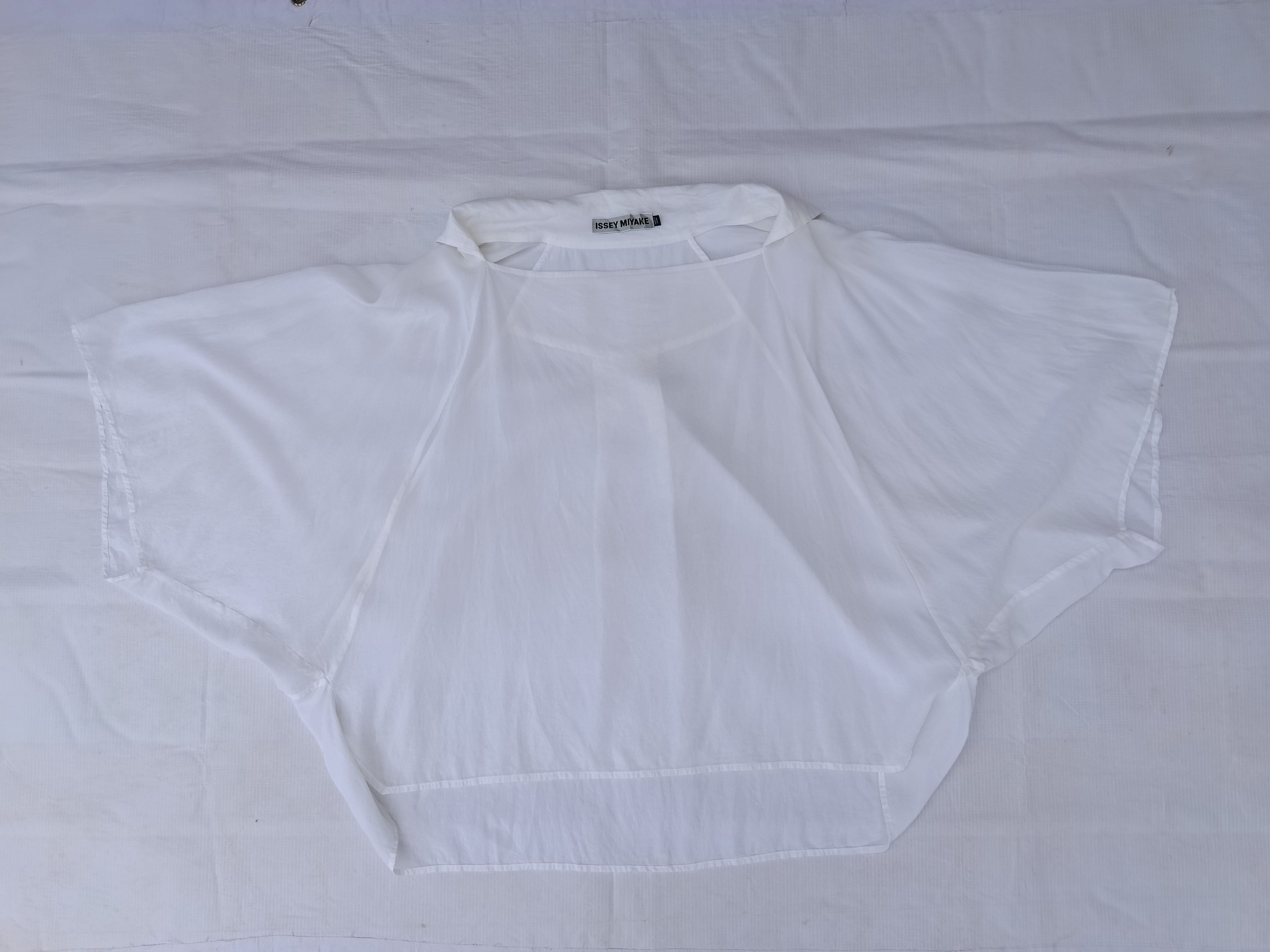 Issey Miyake Vintage 00s Issey Miyake Cropped Blouses Size M / US 6-8 / IT 42-44 - 1 Thumbnail