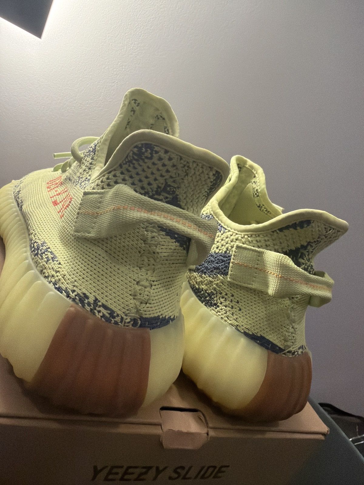 Yeezy Adidas Yeezy Boost 350 V2 Semi Frozen Yellow B37572 Size US 10.5 / EU 43-44 - 6 Thumbnail