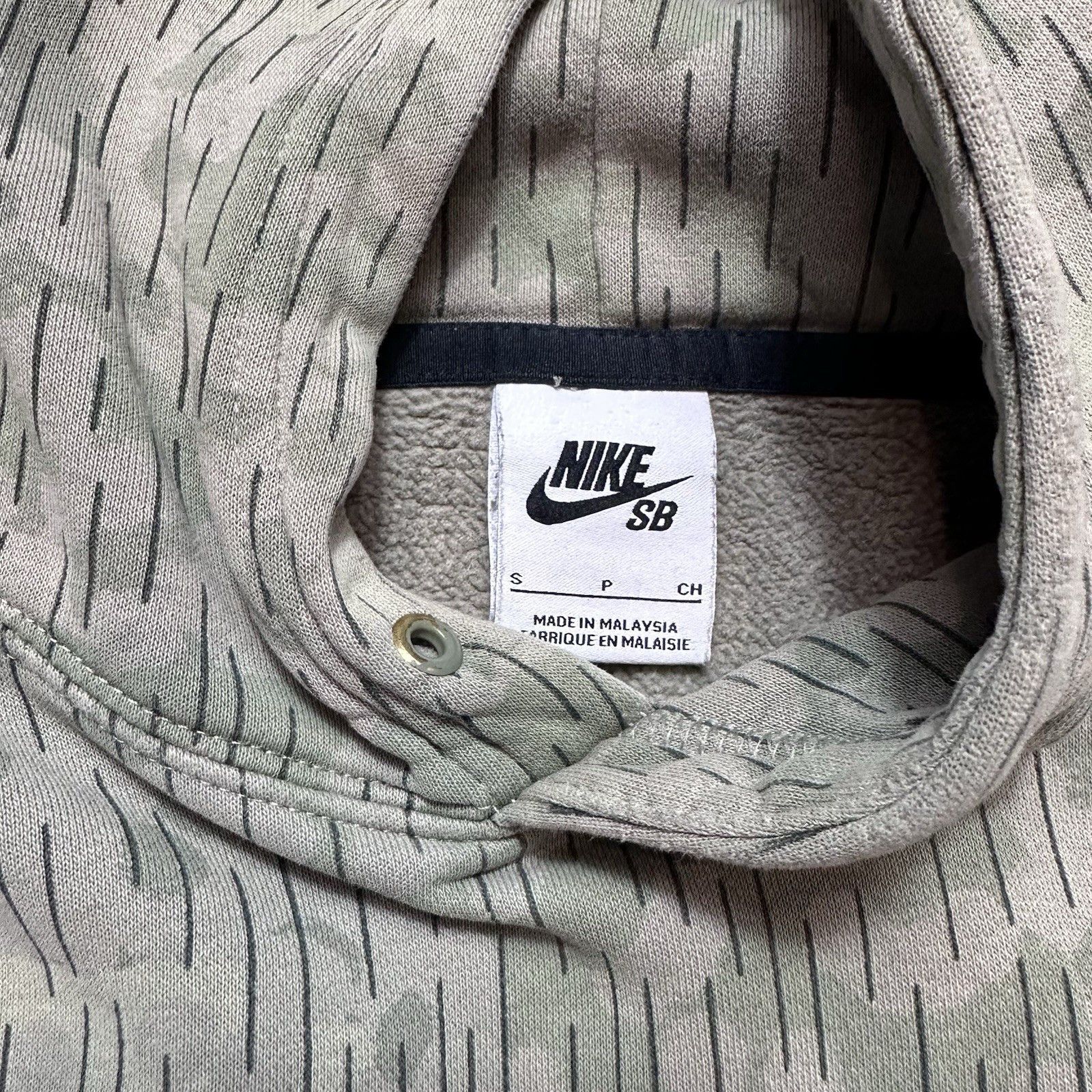 Nike Nike SB Hoodie Mens Small Light Army / Black Camo Rain Print Size US S / EU 44-46 / 1 - 8 Thumbnail
