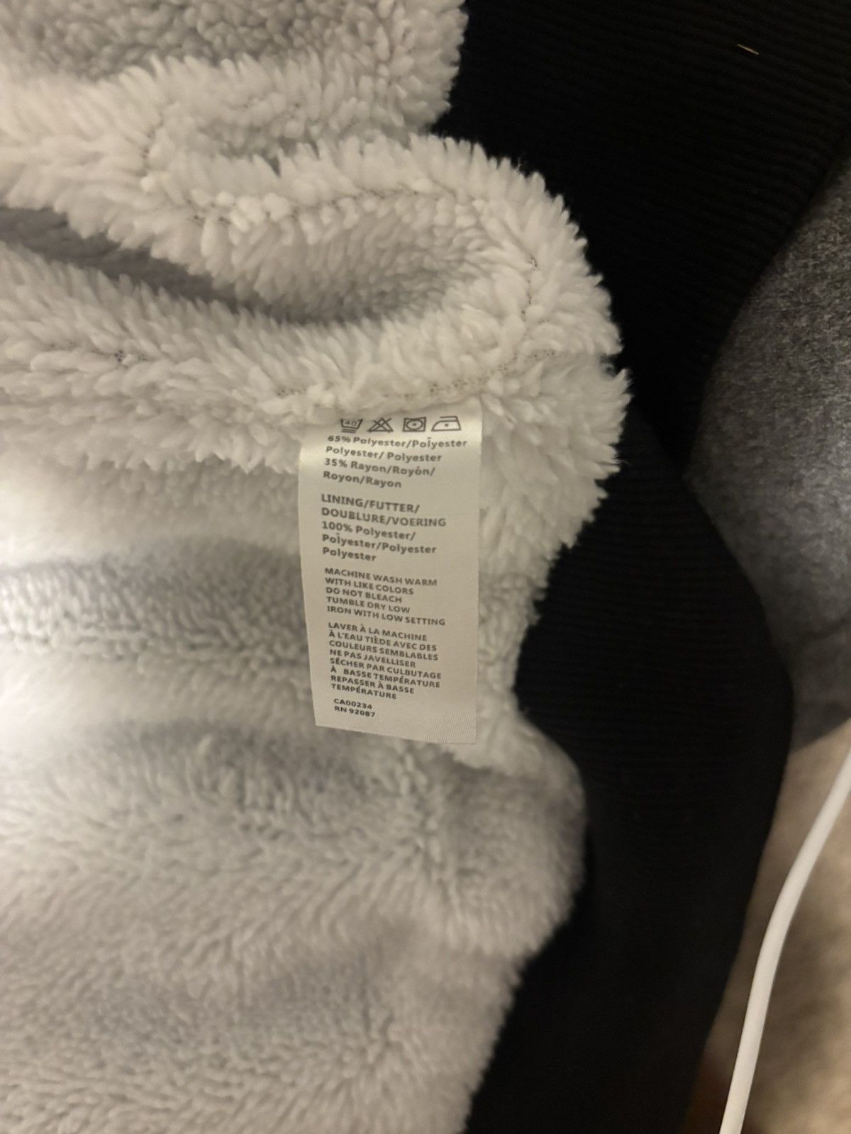 Saks Fifth Avenue Saks Fifth Ave white sherpa inside Size US XL / EU 56 / 4 - 5 Thumbnail