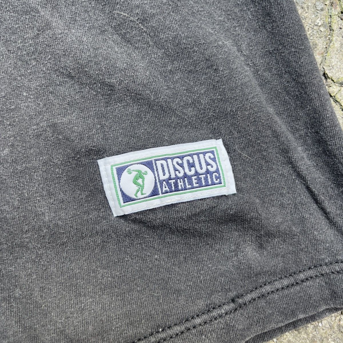 Vintage Vintage 90s Thrashed DISCUS ATHLETIC Black Blank Shirt Size US XL / EU 56 / 4 - 3 Thumbnail