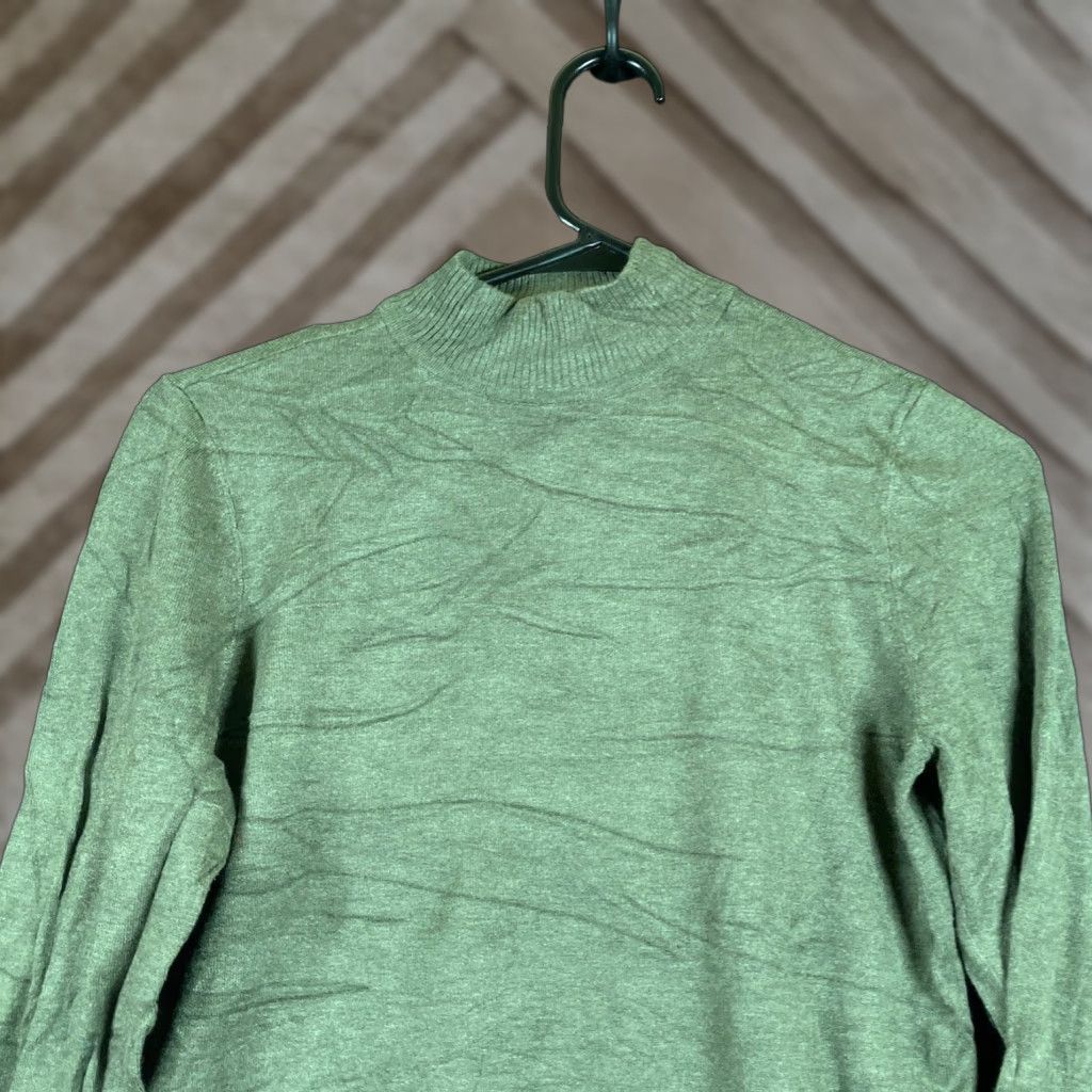 Vintage Chicos Women Sweater Green Mock Neck Pullover Long Sleeve Stretch S KnIT Style Solid Pattern Casual Workwear 0 (S) Womens Size S / US 4 / IT 40 - 1 Thumbnail