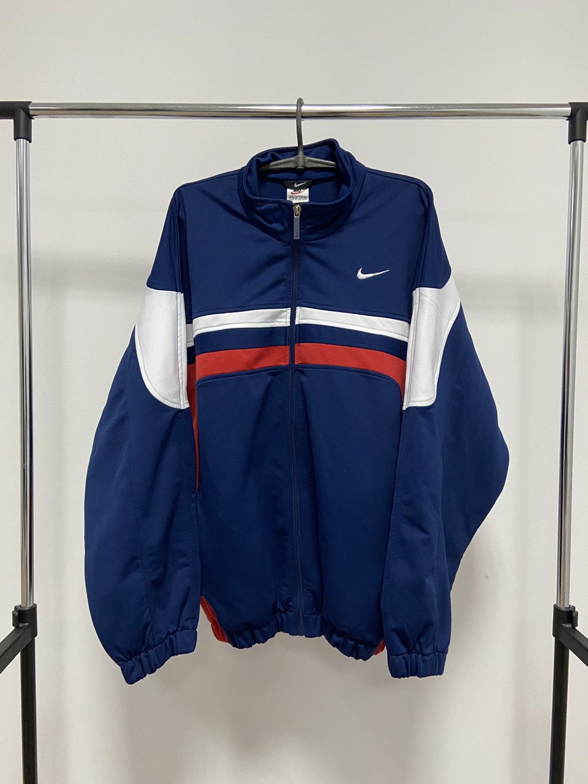 Nike × Vintage Nike Vintage Jacket Windbreaker Small Swoosh Logo 90s Nylon Size US L / EU 52-54 / 3 - 1 Thumbnail
