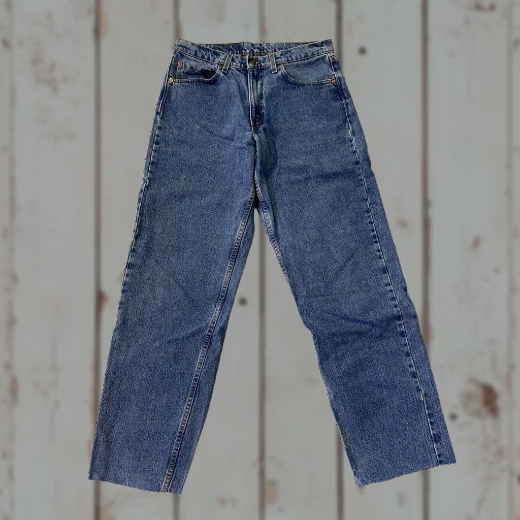 Levi's VINTAGE Levi's 505 Jeans Mens 32x33 CUT SHORT Blue Straight Denim USA MADE Jeans Mens 32 Regular 5-Pocket Design Medium Wash Bagged? Size US 32 / EU 48 - 1 Thumbnail