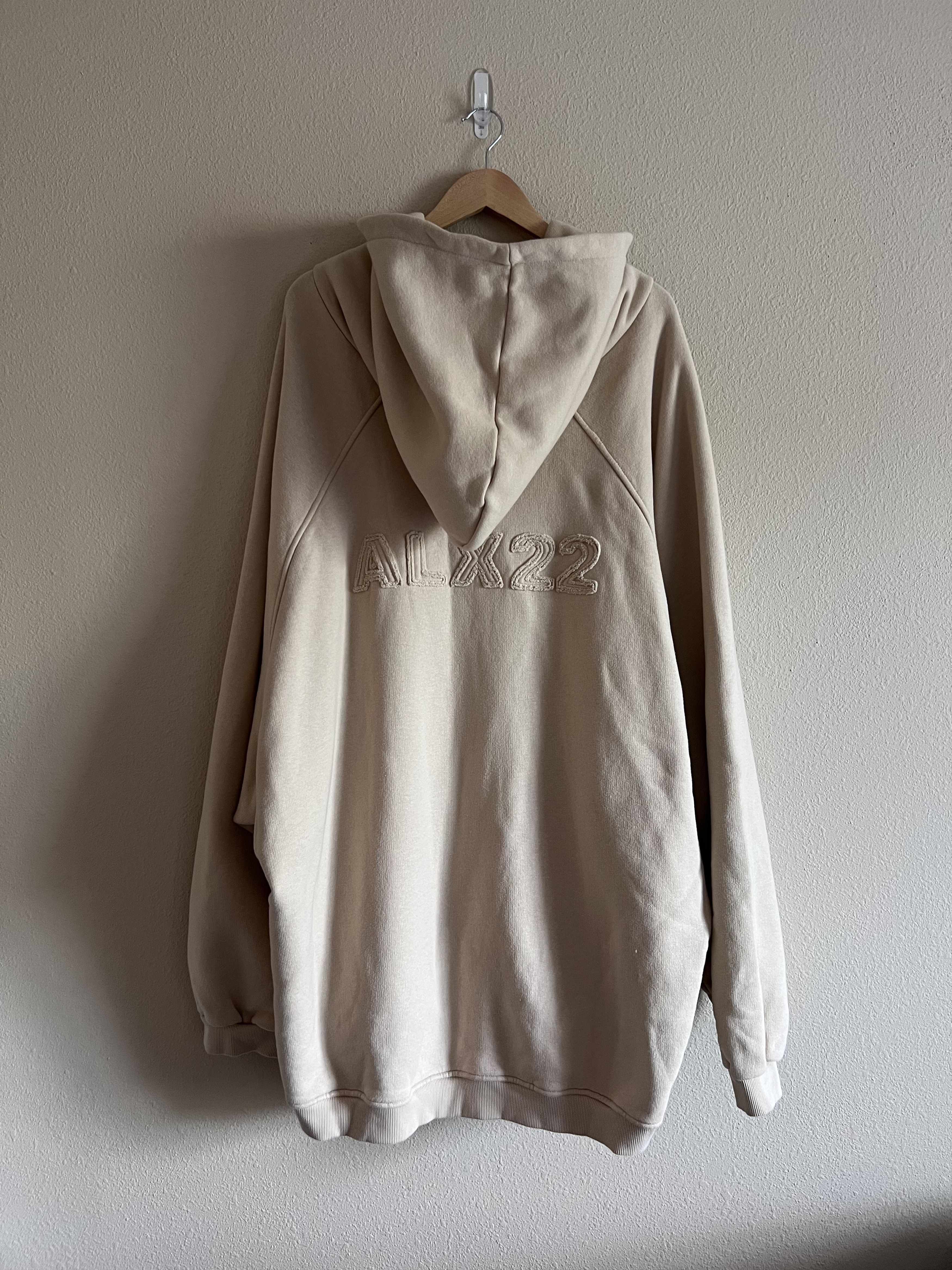 1017 ALYX 9SM 1017 Alyx 9SM Raw Cut Oversized Hoodie in Cream Size US XXL / EU 58 / 5 - 6 Thumbnail