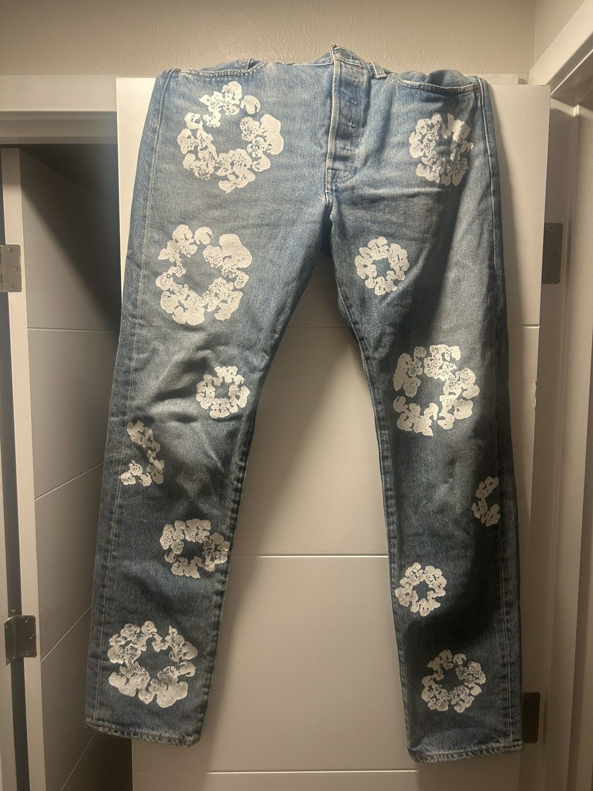 THE COTTON WREATH JEAN LIGHT WASH - Denim Tears