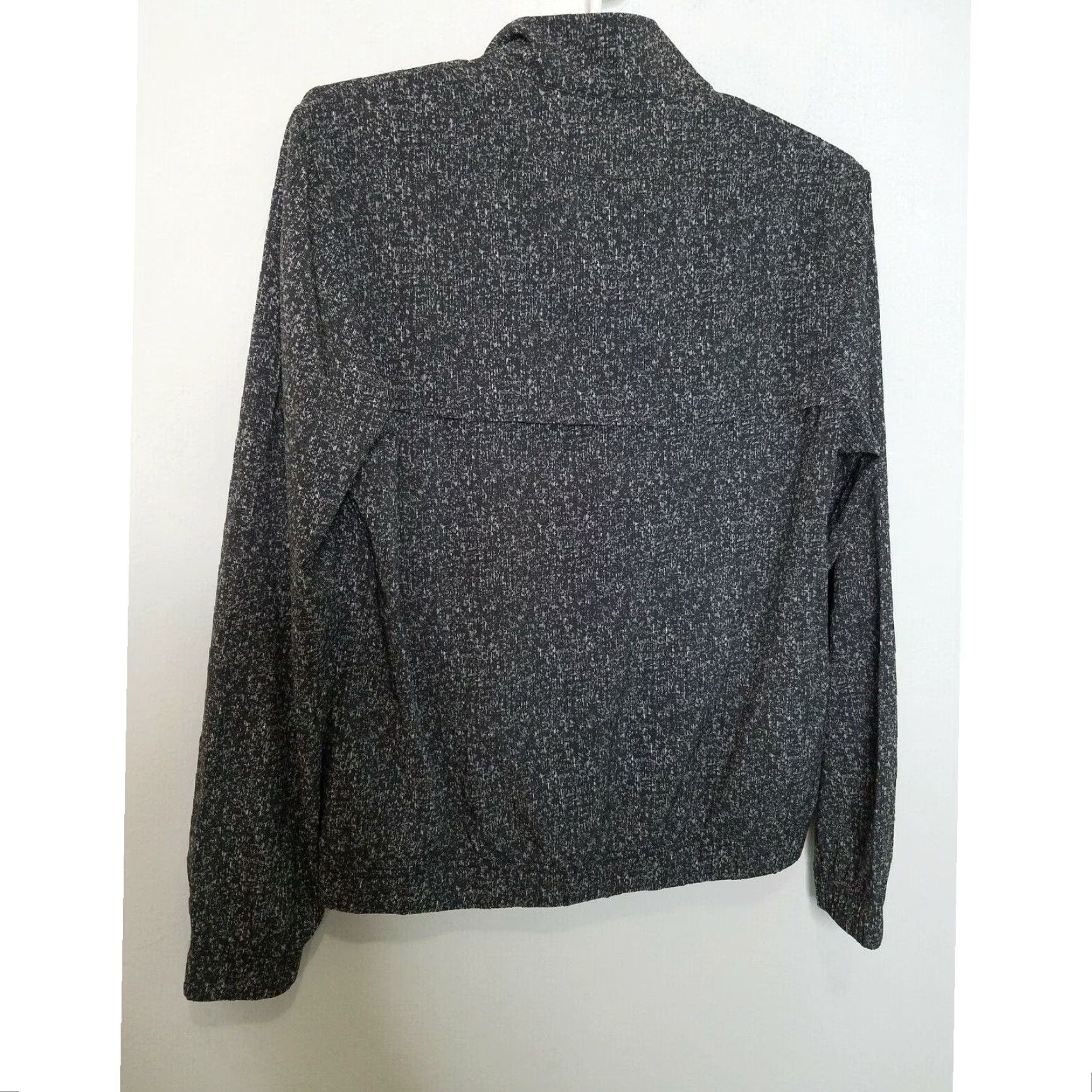 Outdoor Voices Outdoor Voices Jacket Women Small L/S Black White Breathable Lightweight Windbreaker Zip Running & Jogging Activewear Shoes? Size S / US 4 / IT 40 - 3 Thumbnail