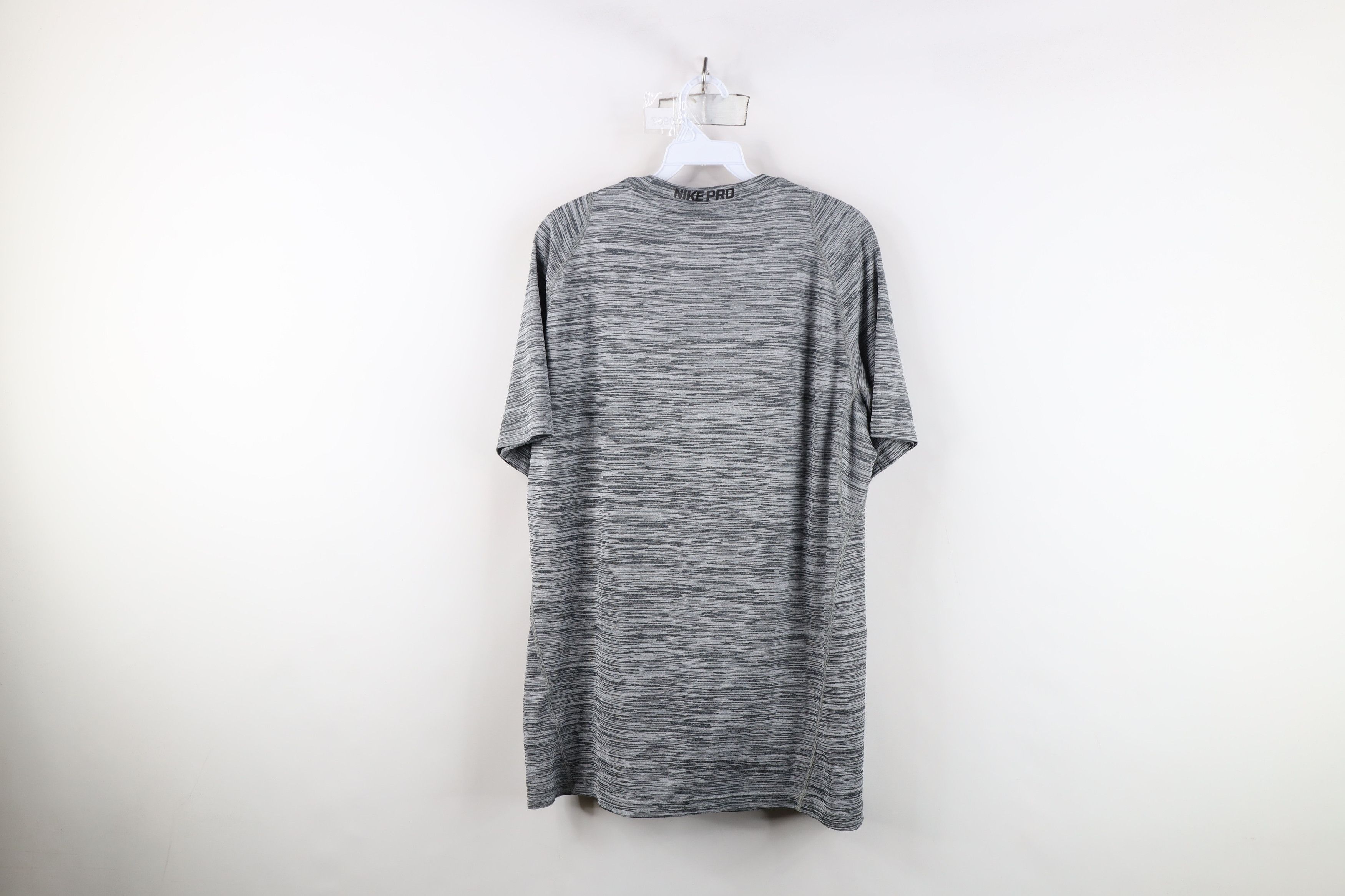 Nike Nike Pro Center Swoosh Compression Training Gym T-Shirt Size US L / EU 52-54 / 3 - 11 Thumbnail