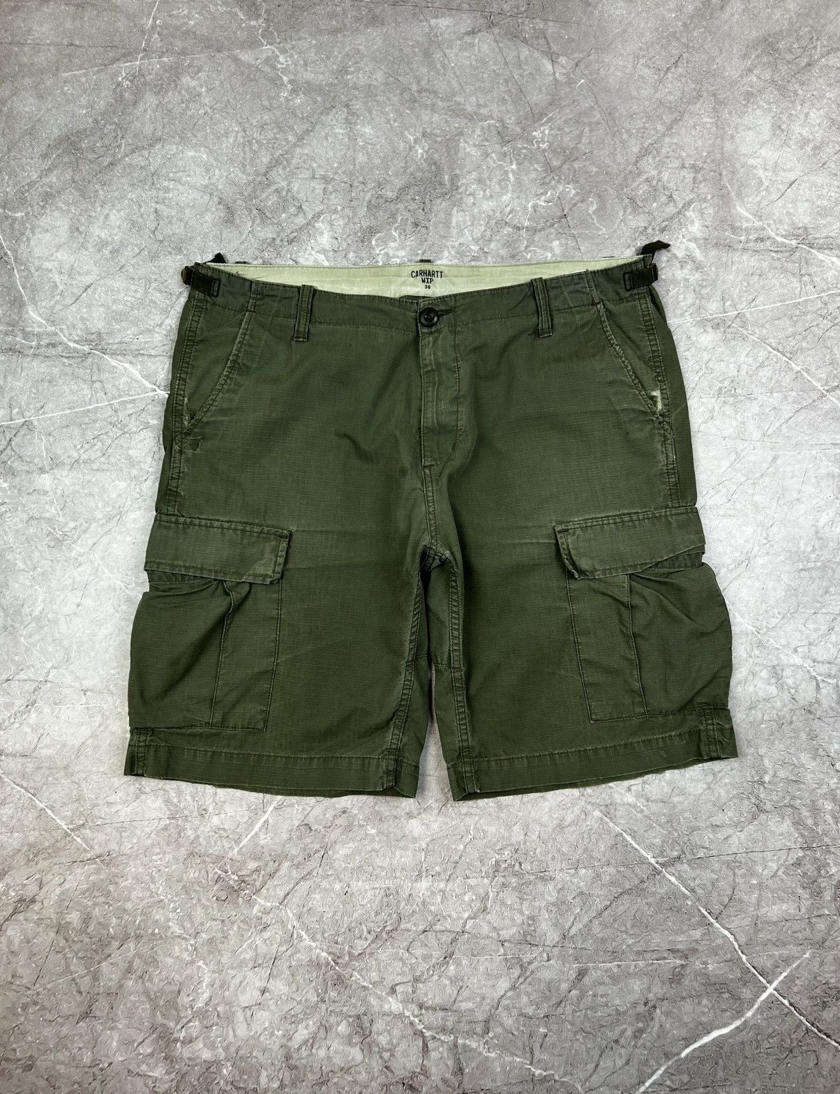 Carhartt Wip Carhartt Wip Disstress Cargo Shorts Size 36 Size US 36 / EU 52 - 2 Thumbnail