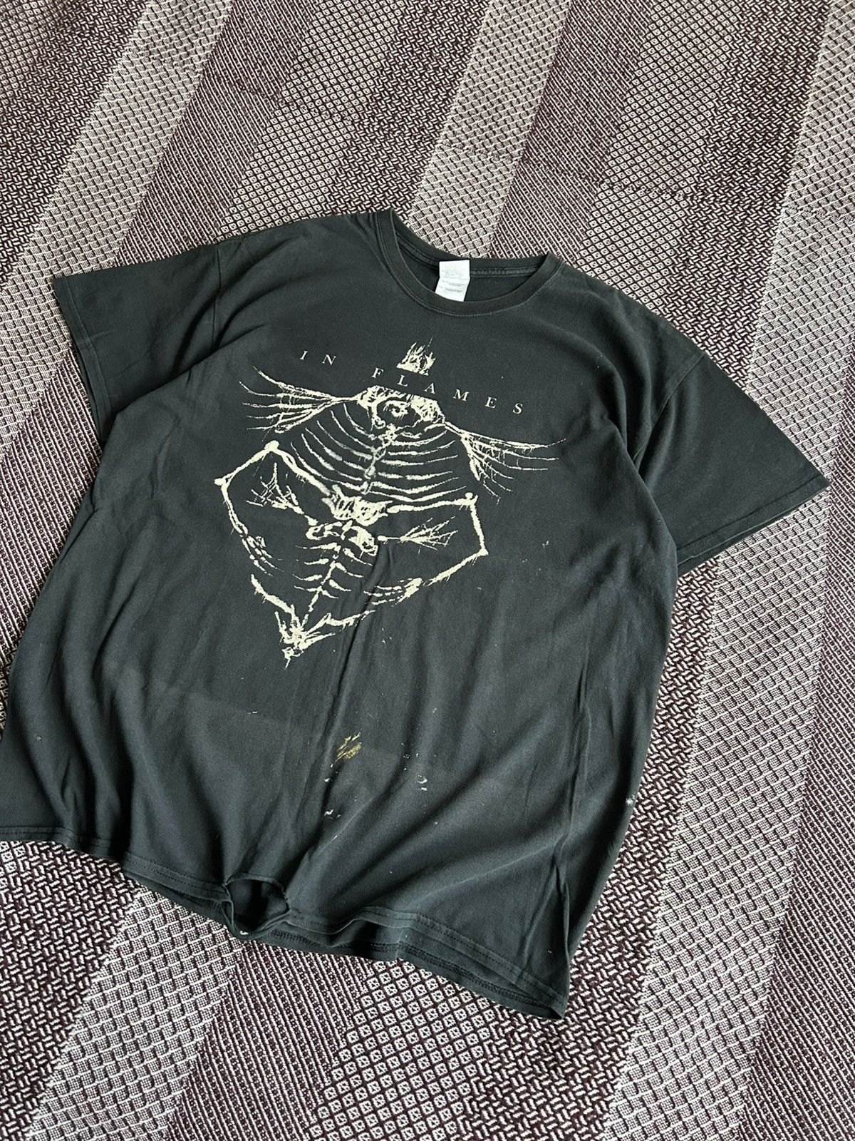 Vintage Vintage Gildan In Flames Merch T-shirt Thrashed Print Rare Size US XL / EU 56 / 4 - 2 Thumbnail