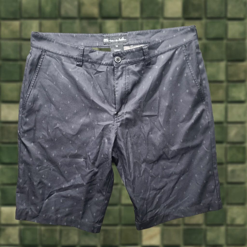 TravisMathew Travis Mathew Shorts Mens 36 Moonlight Regular Fit Golf Performance Stretch Black Floral Patch Zipper Pockets Slim Front - 10 In inseam Size US 36 / EU 52 - 1 Thumbnail