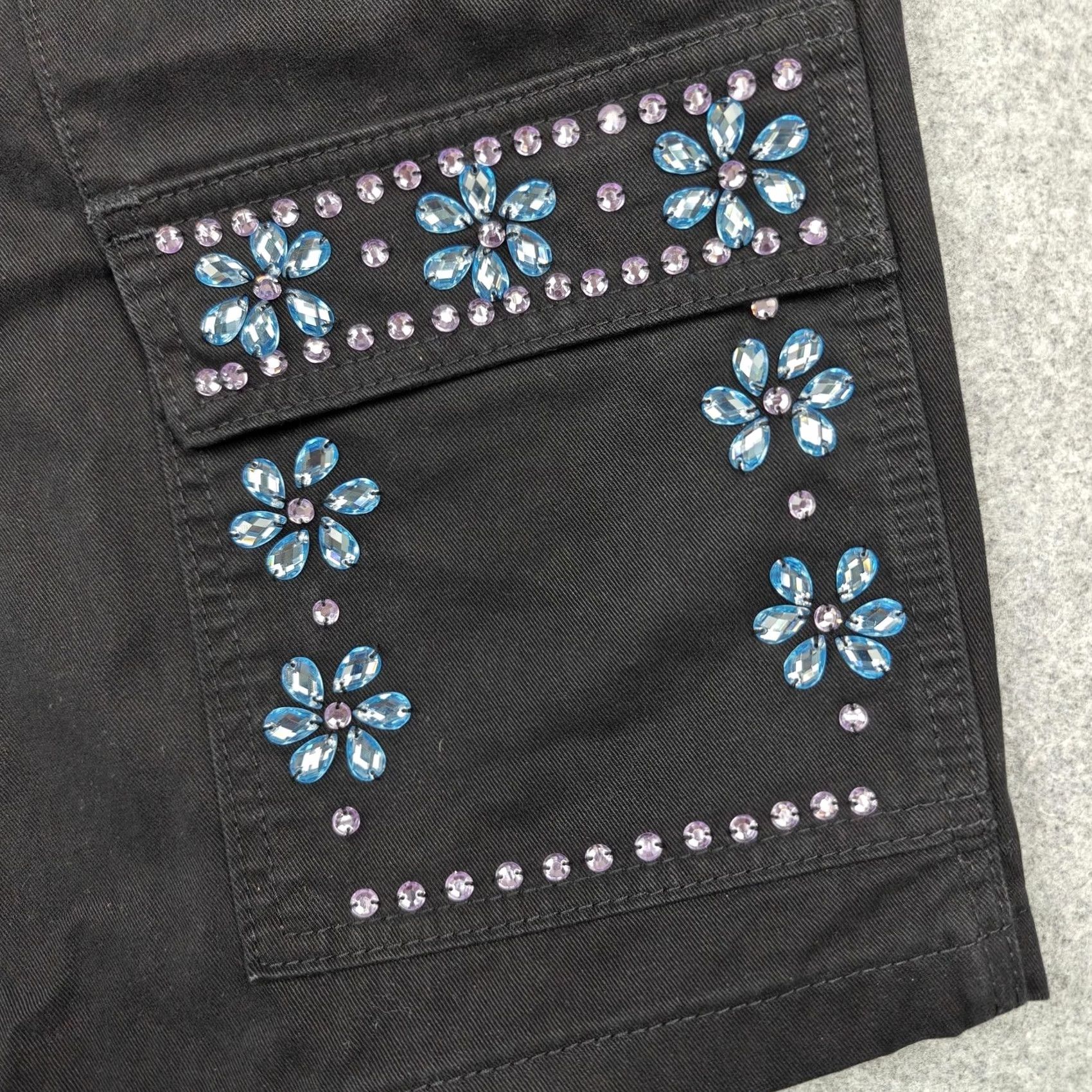 Vintage Valabasas Cargo Shorts Mens 32 Black Floral Rhinestone Canvas Streetwear Pockets Size US 32 / EU 48 - 2 Thumbnail