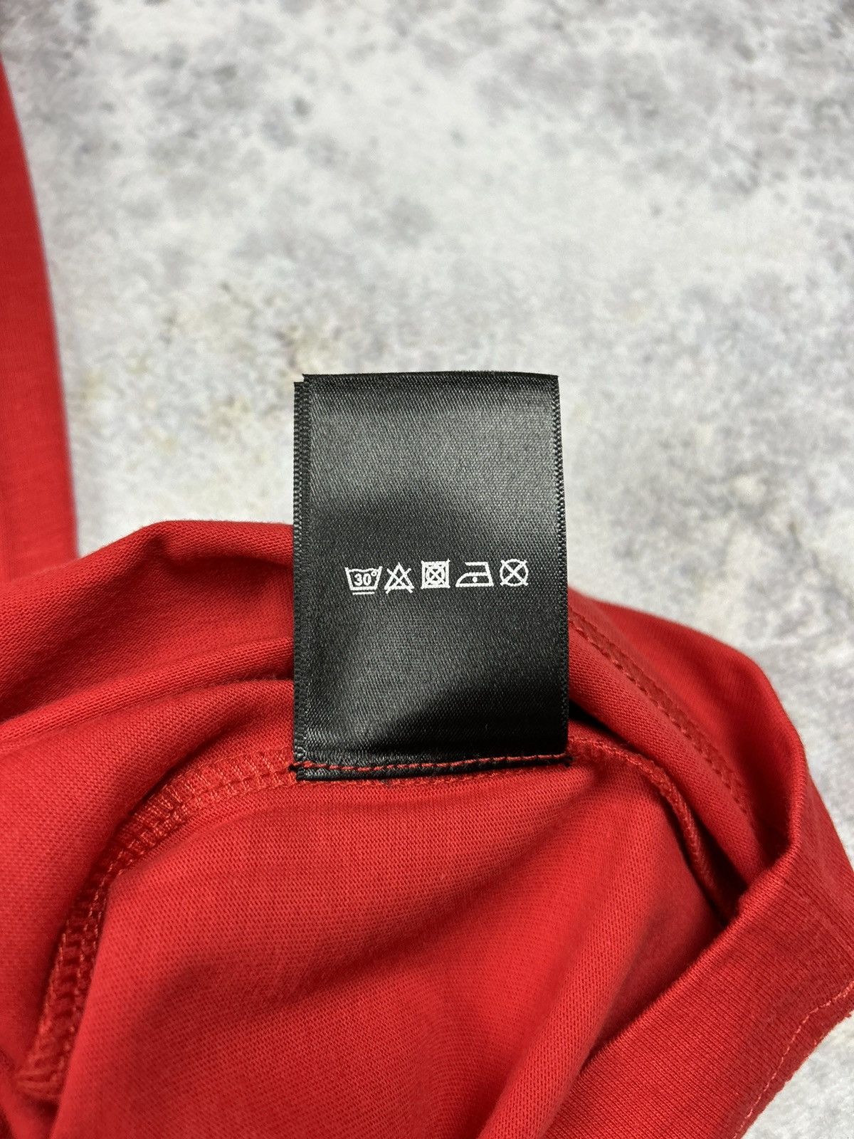 Vetements Vetements ‘Vetements Translation’ T-shirt Red S Size US S / EU 44-46 / 1 - 10 Thumbnail