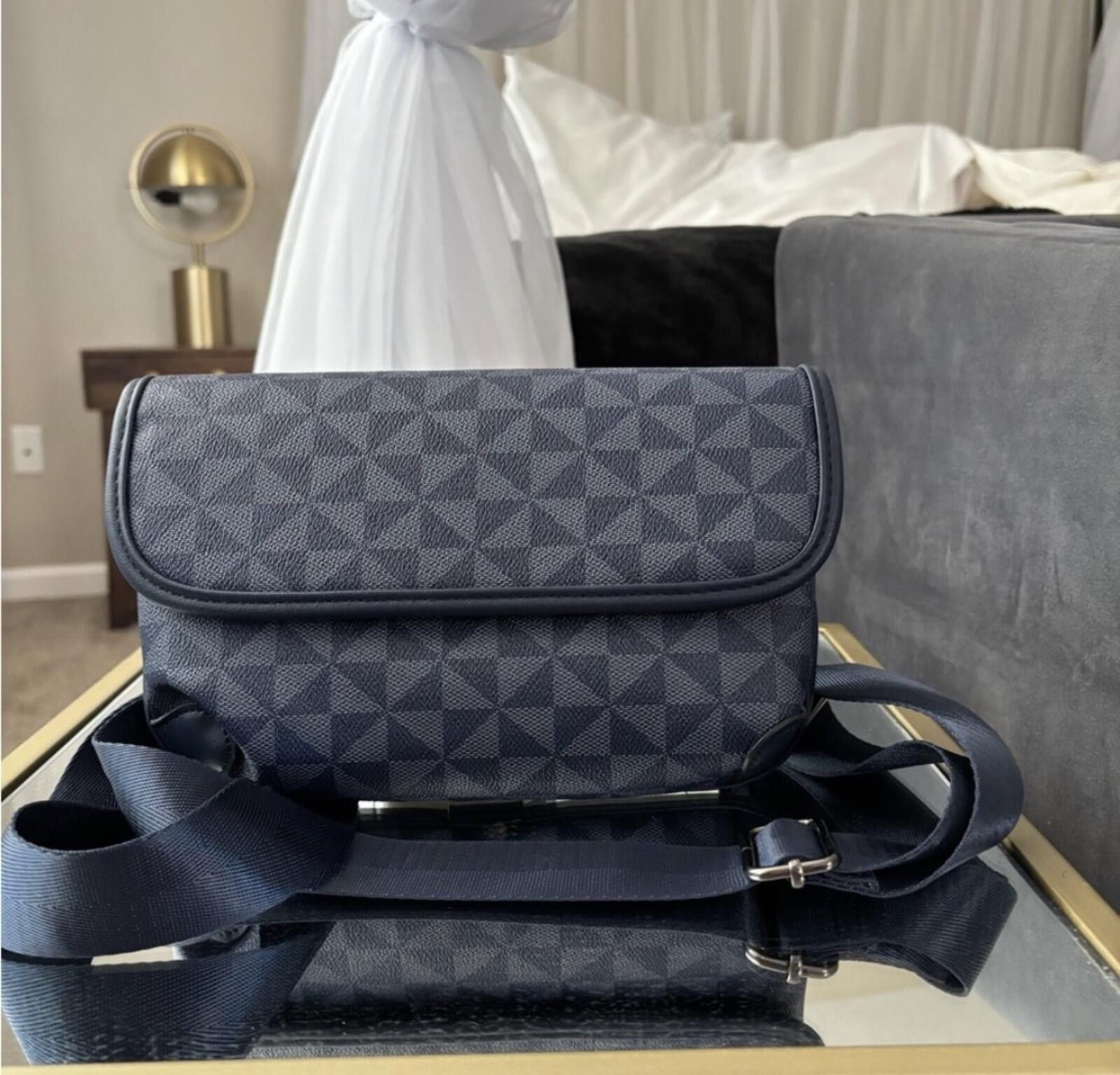 Other ( Boutique) Elegant Navy Blue Crossbody Bag Size ONE SIZE - 1 Thumbnail
