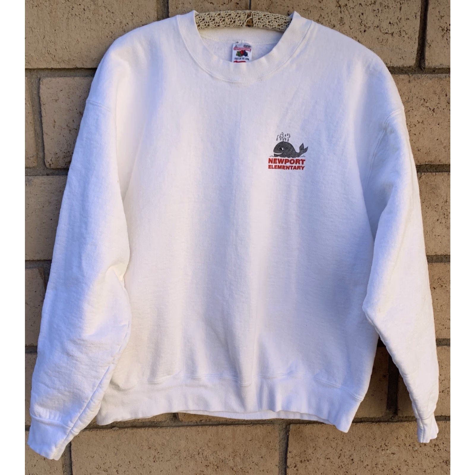 Fruit Of The Loom VINTAGE Newport Elementary A School To Spout About Sweatshirt Whale Graphic Sz L Sweatshirt Size US L / EU 52-54 / 3 - 5 Thumbnail