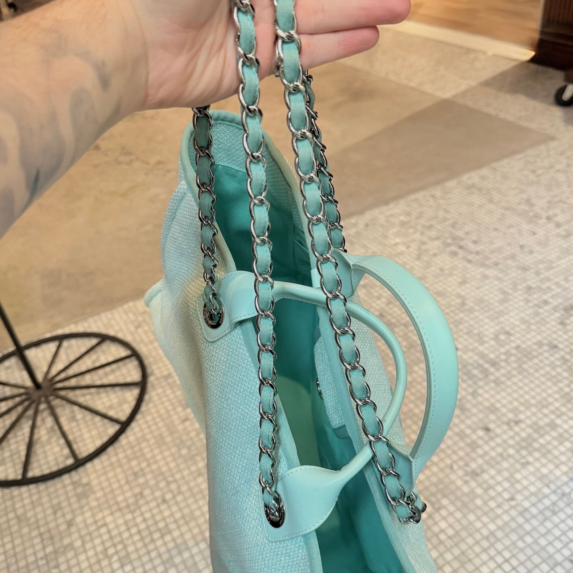 Chanel Chanel Turquoise Woven Straw Large Deauville Tote Bag Size ONE SIZE - 17 Thumbnail