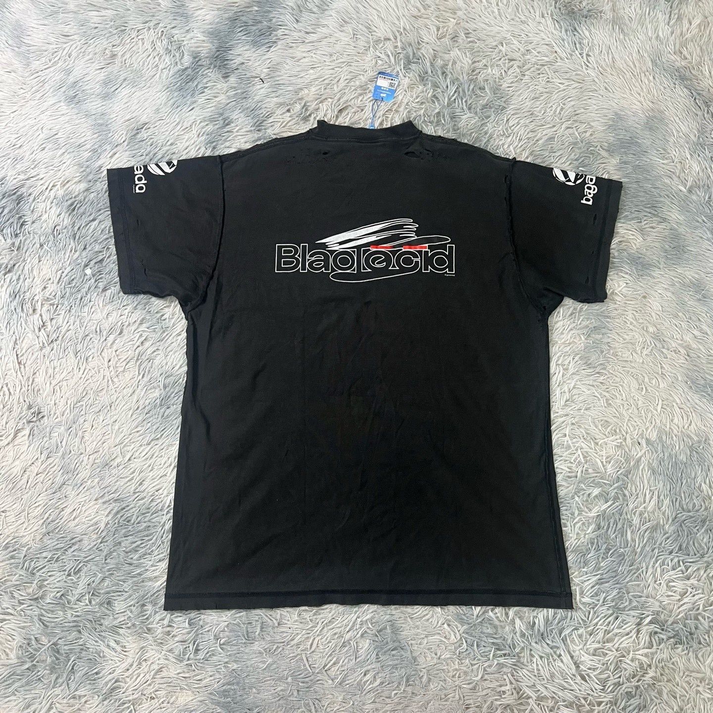 Balenciaga Balenciaga Distressed Short Sleeve Size US S / EU 44-46 / 1 - 2 Thumbnail