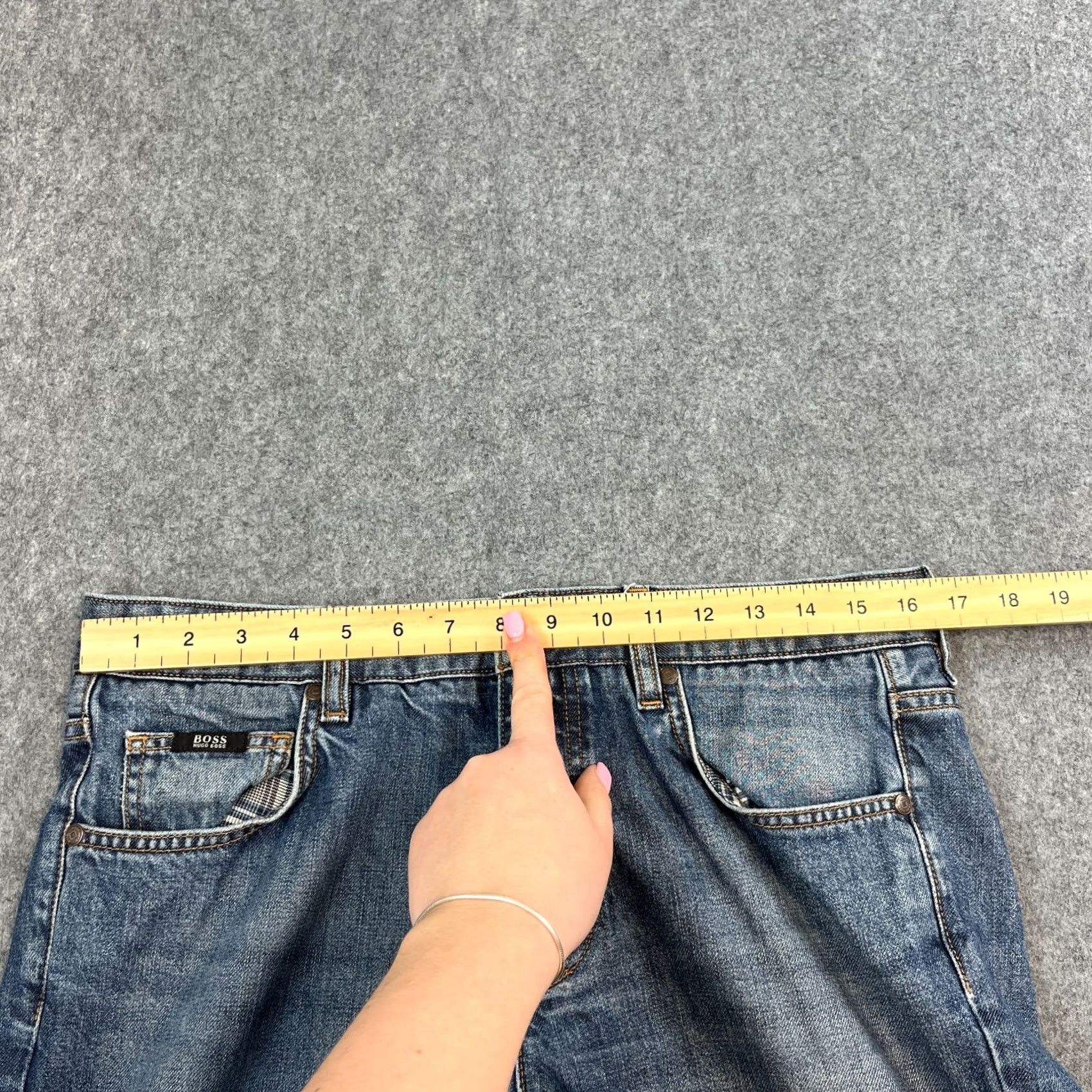 Hugo Boss HUGO BOSS Jeans Regular Straight 34 30 Mid Wash Blue Whiskers Fades Vintage No Colour Blue Medium Denim 5-Pocket Mens Jeans Size US 34 / EU 50 - 6 Thumbnail