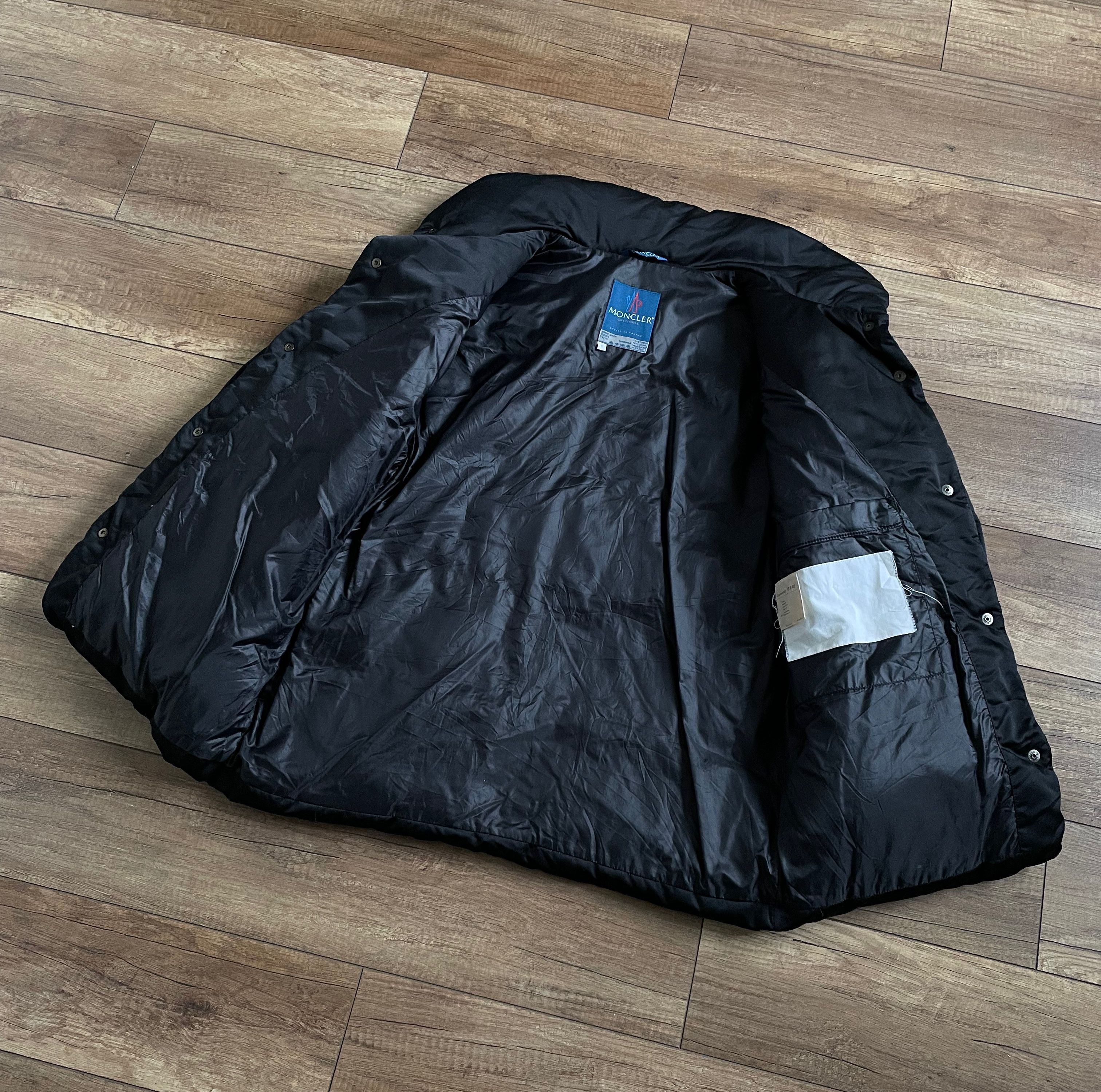 Moncler Vintage Moncler Grenoble Oversized Black Satin Down Jacket Size M / US 6-8 / IT 42-44 - 11 Thumbnail