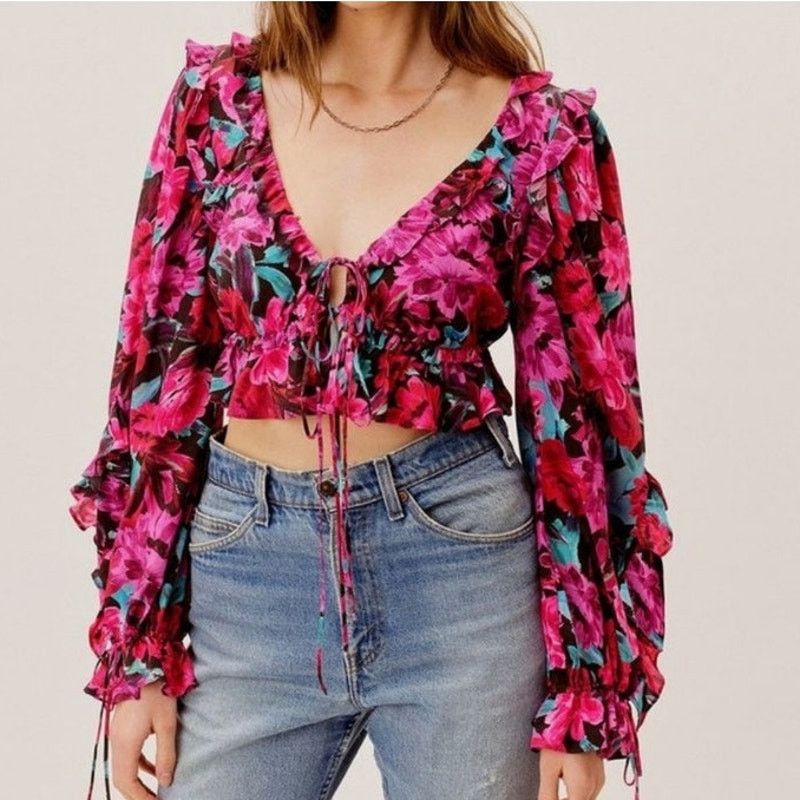 For Love & Lemons For Love & Lemons Floral Ruffle "Scarlett" Crop Top Size XS Size XS / US 0-2 / IT 36-38 - 11 Thumbnail