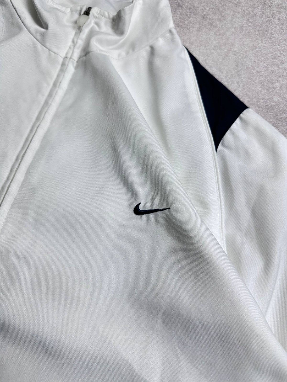 Nike Vintage 90s Nike Challage Court Nylon Track Jacket L Size US L / EU 52-54 / 3 - 4 Thumbnail