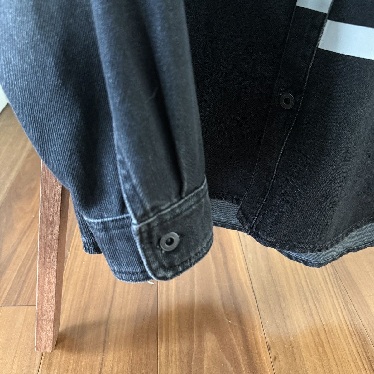 Valentino Valentino - Logo-Print Denim Overshirt - Black Valentino Size US L / EU 52-54 / 3 - 5 Thumbnail
