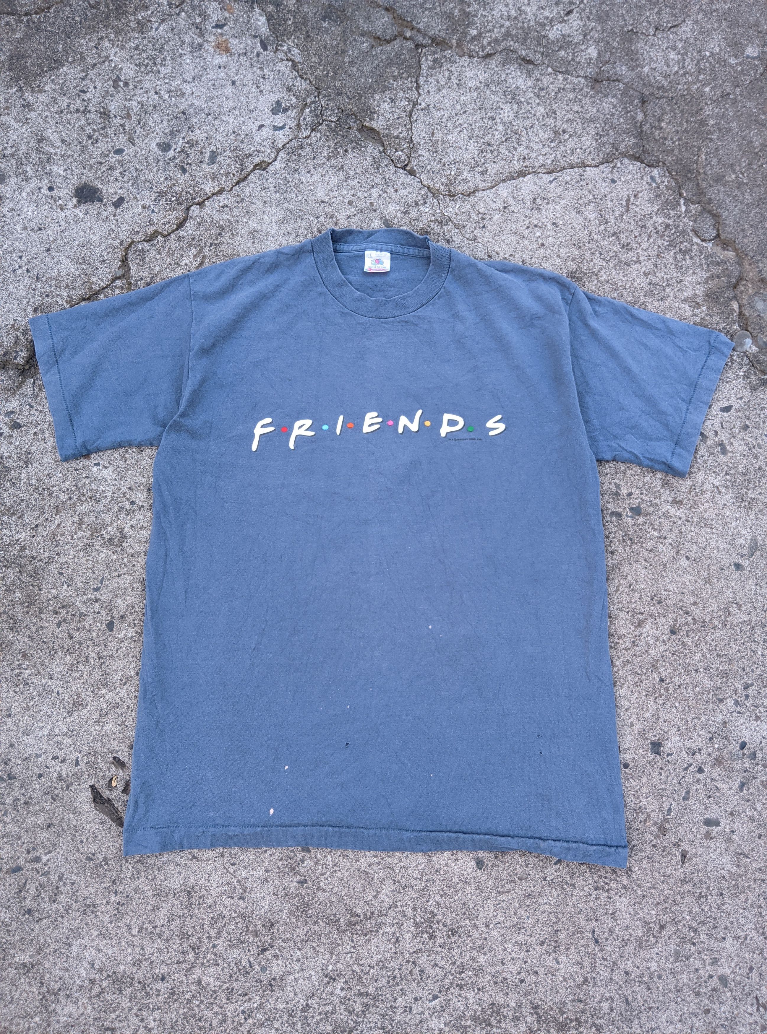 Vintage Vintage 1995 Friends tv show t shirt Size US L / EU 52-54 / 3 - 1 Thumbnail