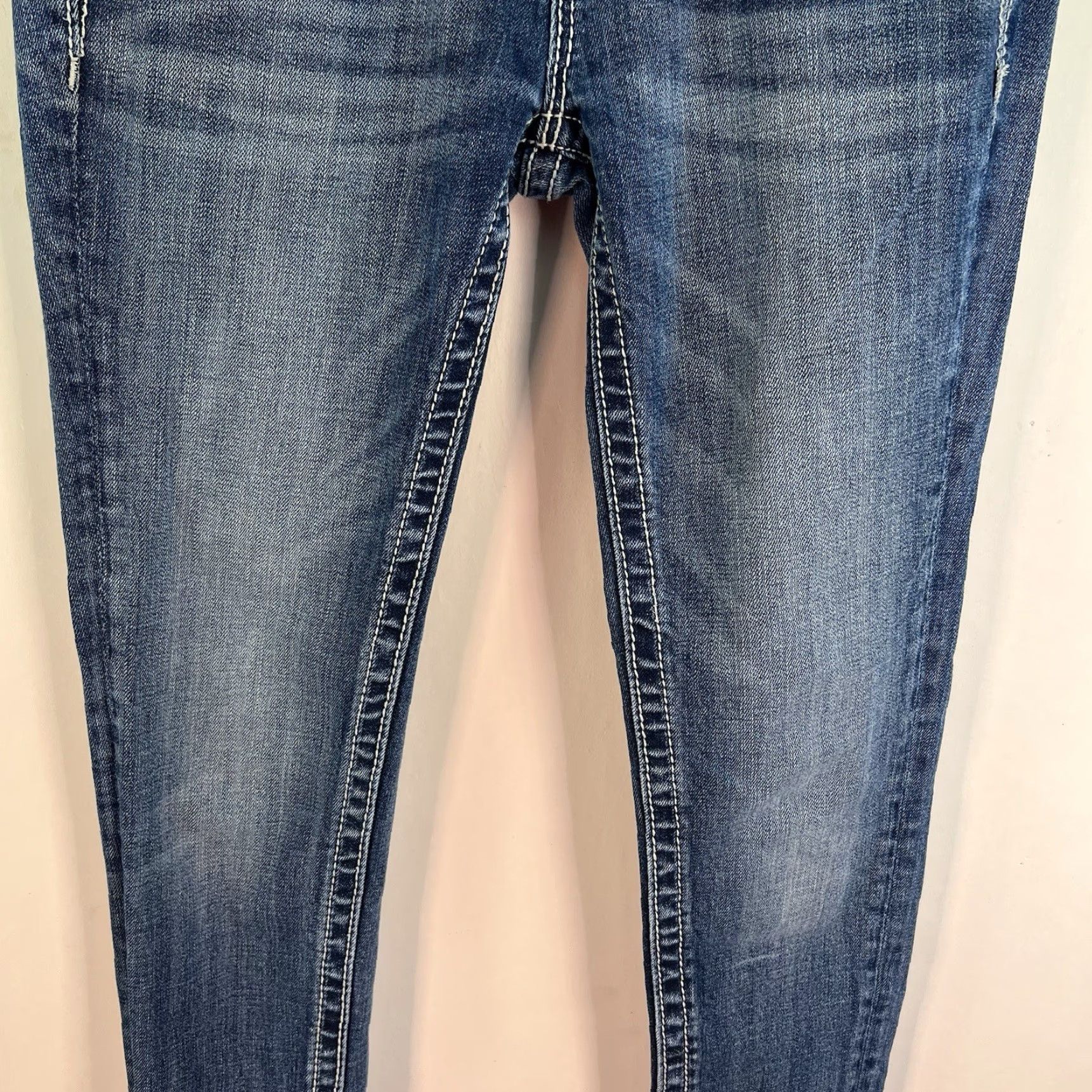 Miss Me Miss Me Midrise Skinny Jeans Women's Size 25 28x31 Blue Distressed Embellished Slim Fit Size 42" / US 20 - 4 Thumbnail