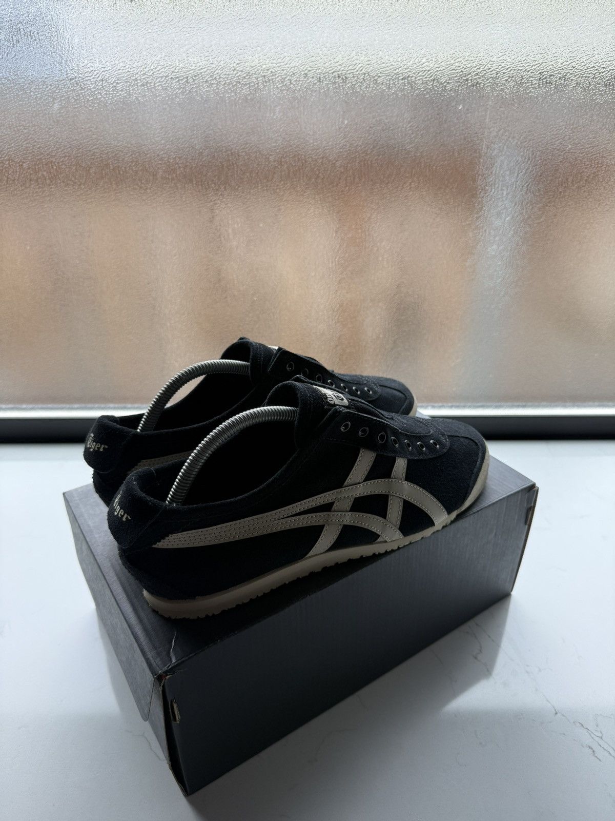 Onitsuka Tiger Onitsuka tigers Size US 8.5 / EU 41-42 - 2 Thumbnail