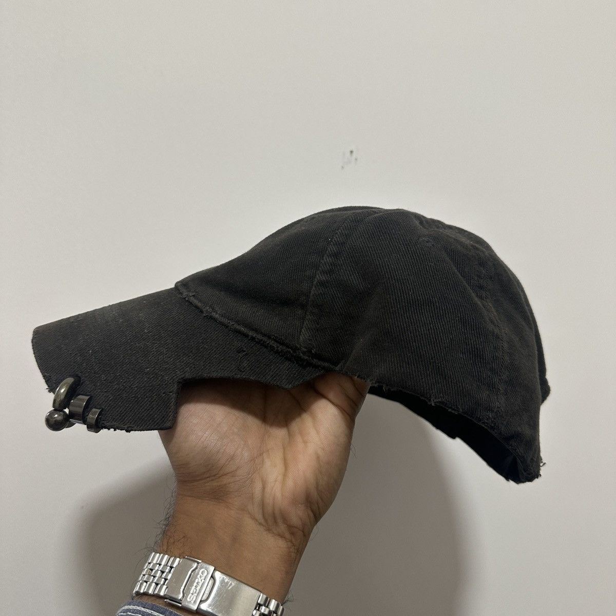Balenciaga Balenciaga Piercing Hat Size ONE SIZE - 2 Thumbnail
