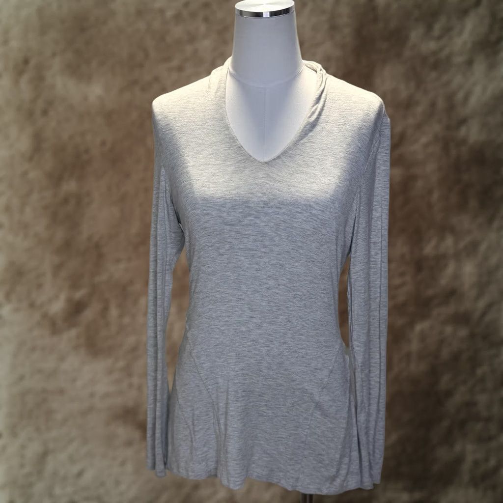 Vintage VINTAGE Black? Sundance Shirt Womens Small Gray Long Sleeve V-Neck Modal Spandex Casual Size S / US 4 / IT 40 - 1 Thumbnail