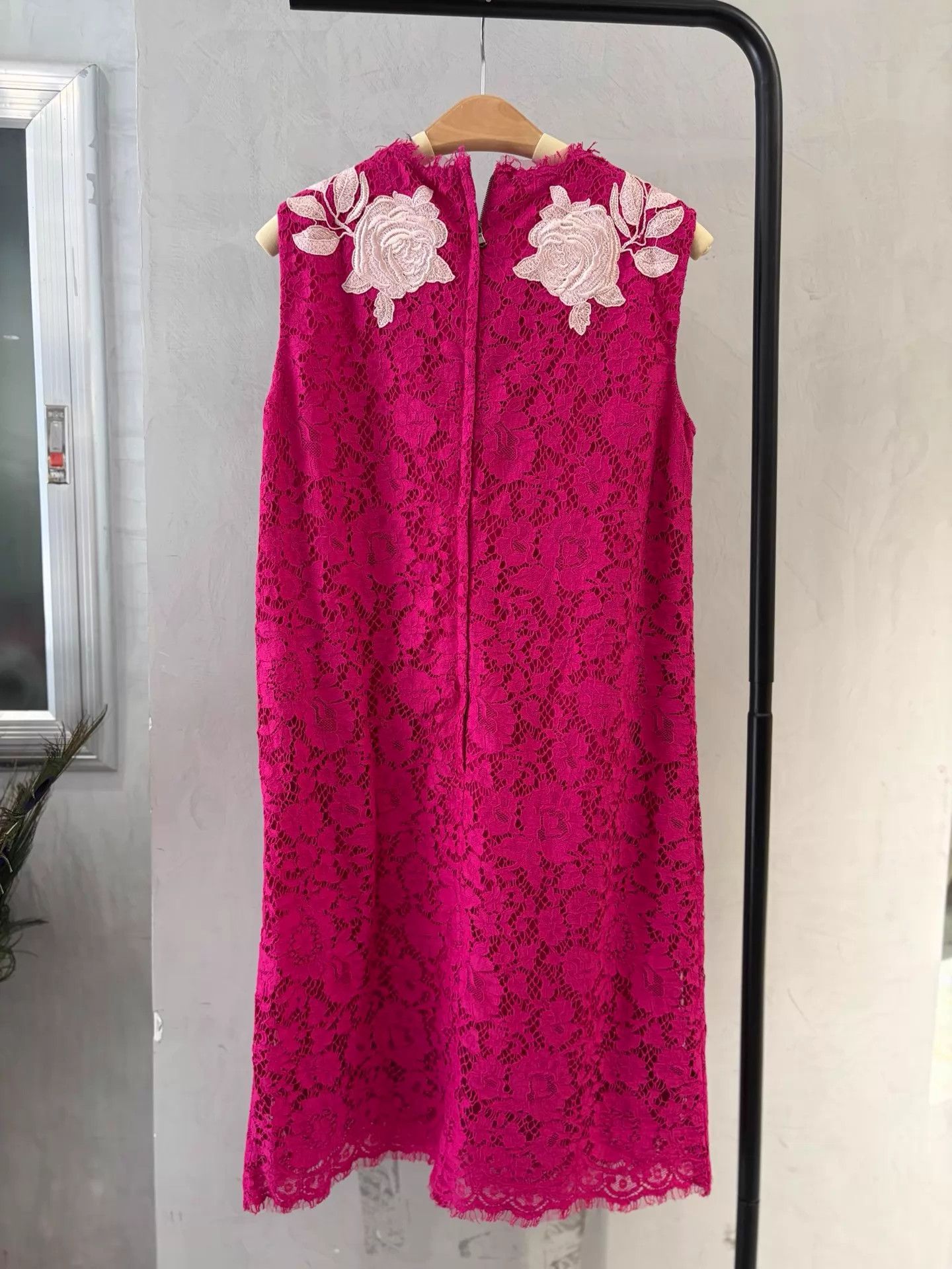 Dolce & Gabbana DG Pink Lace Embroidered Floral Sleeveless Dress 38 NWT Size XS / US 0-2 / IT 36-38 - 5 Thumbnail