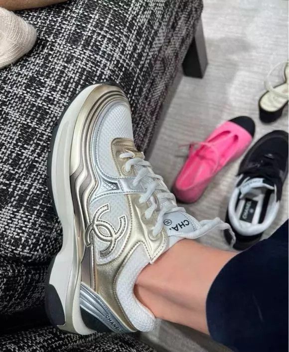 Chanel CHANEL White Gold Logo King Horns LT Sneaker 37 98 AD549 Size US 6.5 / IT 36.5 - 6 Thumbnail