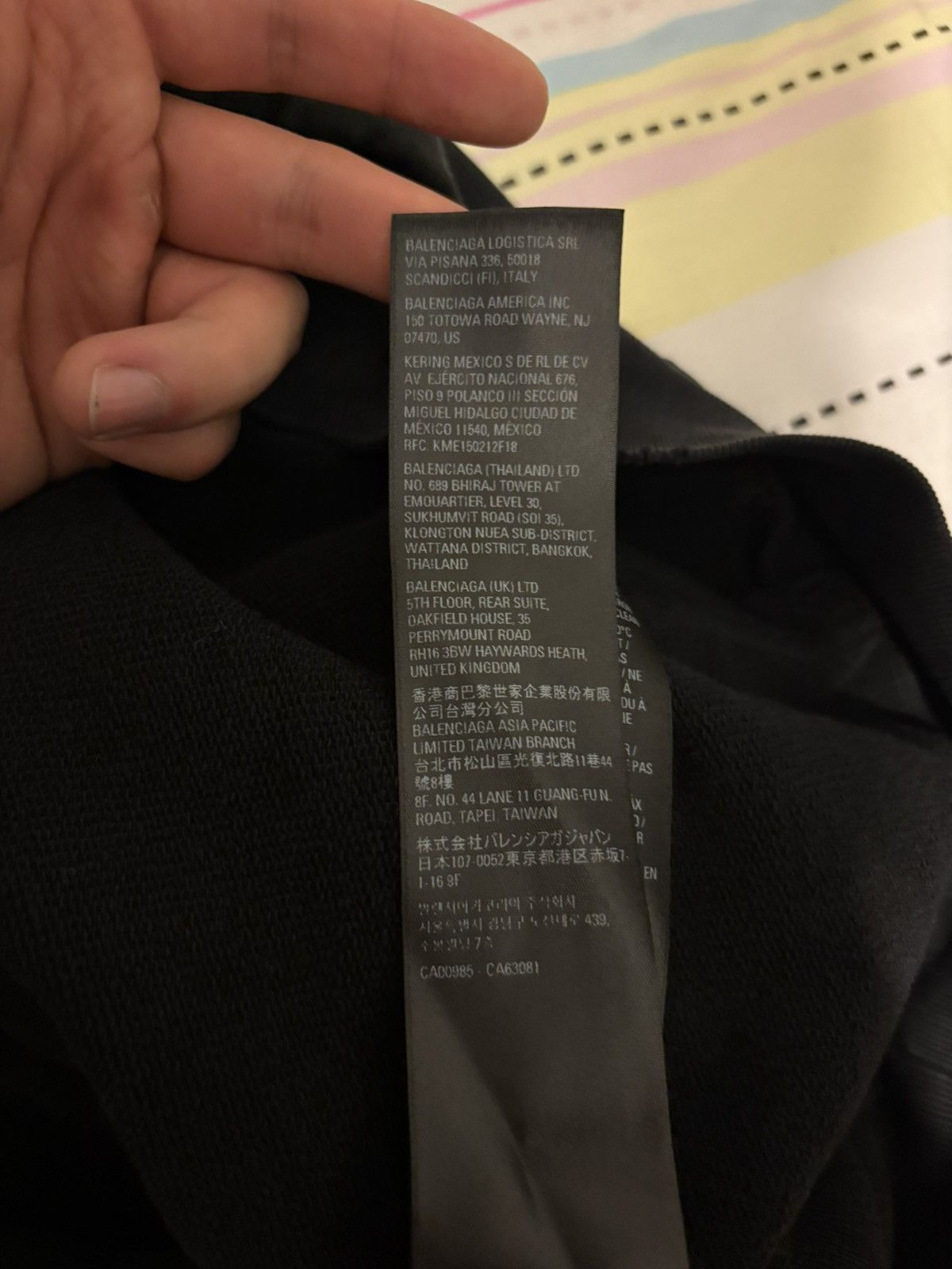 Balenciaga Balenciaga Be Different Apple 2-1 Hoodie Size US L / EU 52-54 / 3 - 9 Thumbnail