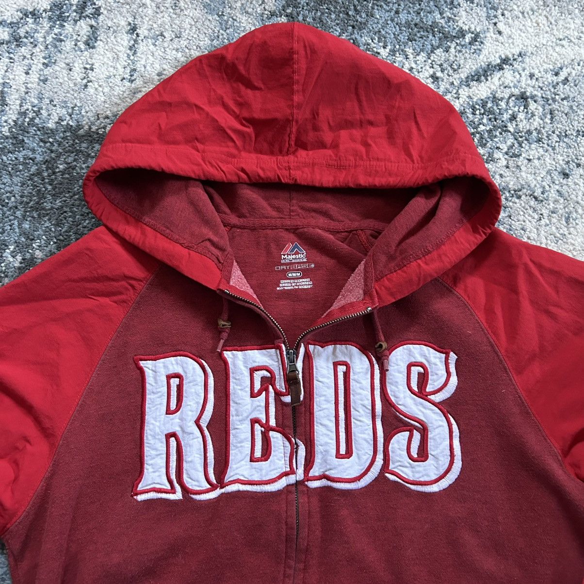 Majestic 2015 CiNCiNNATi REDS FULL ZiP HOODED SPRiNG TRAiNiNG JACKET Size US M / EU 48-50 / 2 - 3 Thumbnail